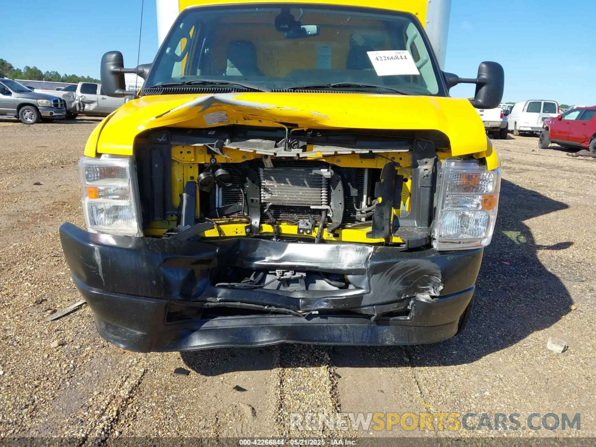 11 Photograph of a damaged car 1FDWE3FN3MDC03202 FORD E-350 CUTAWAY 2021