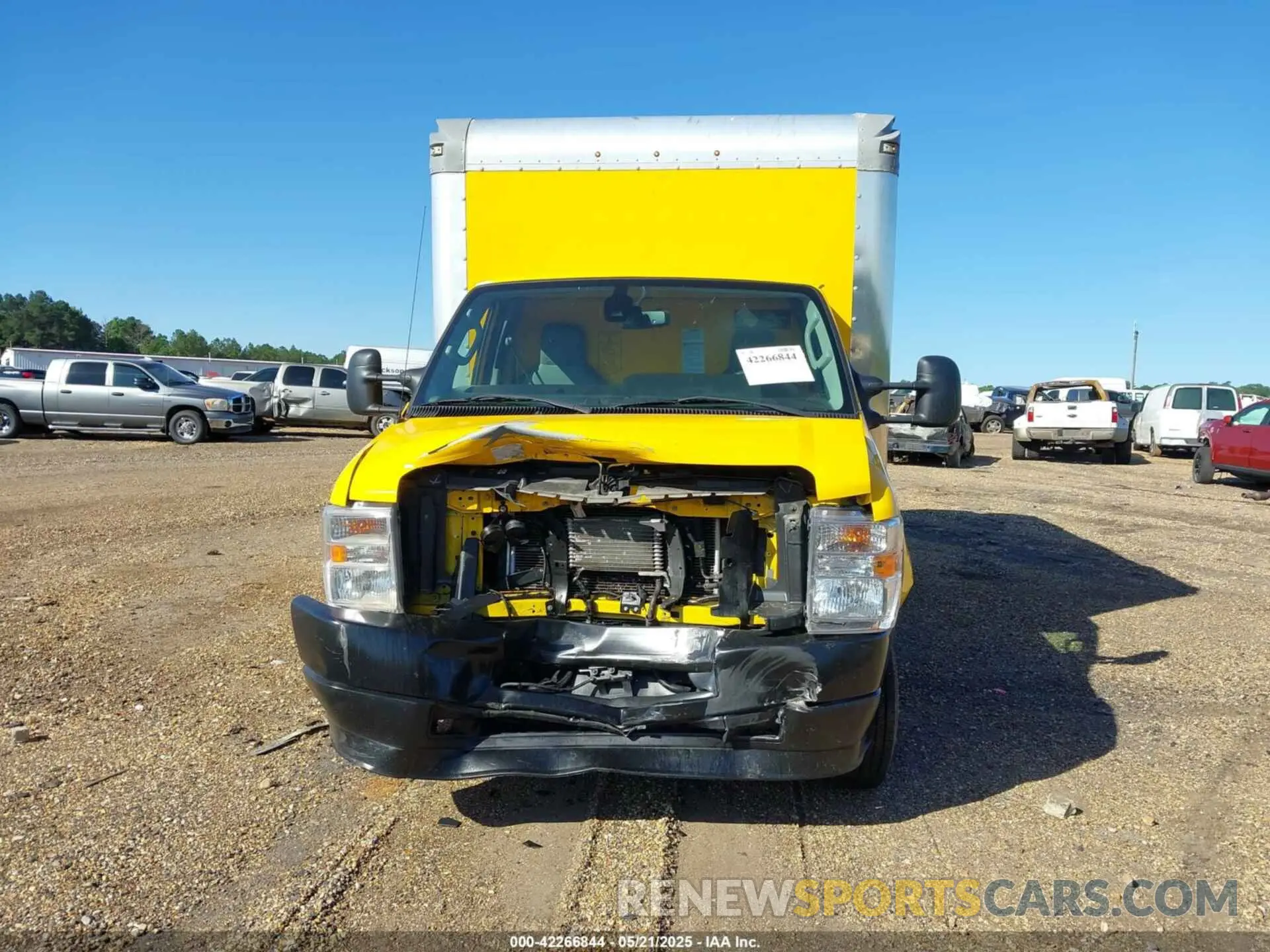 13 Photograph of a damaged car 1FDWE3FN3MDC03202 FORD E-350 CUTAWAY 2021