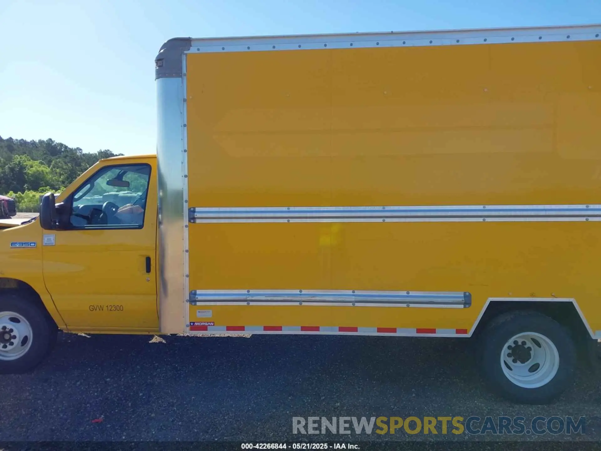 15 Photograph of a damaged car 1FDWE3FN3MDC03202 FORD E-350 CUTAWAY 2021