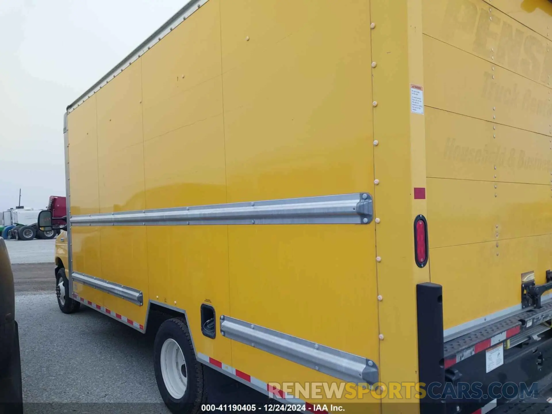 14 Photograph of a damaged car 1FDWE3FNXMDC10325 FORD E-350 CUTAWAY 2021