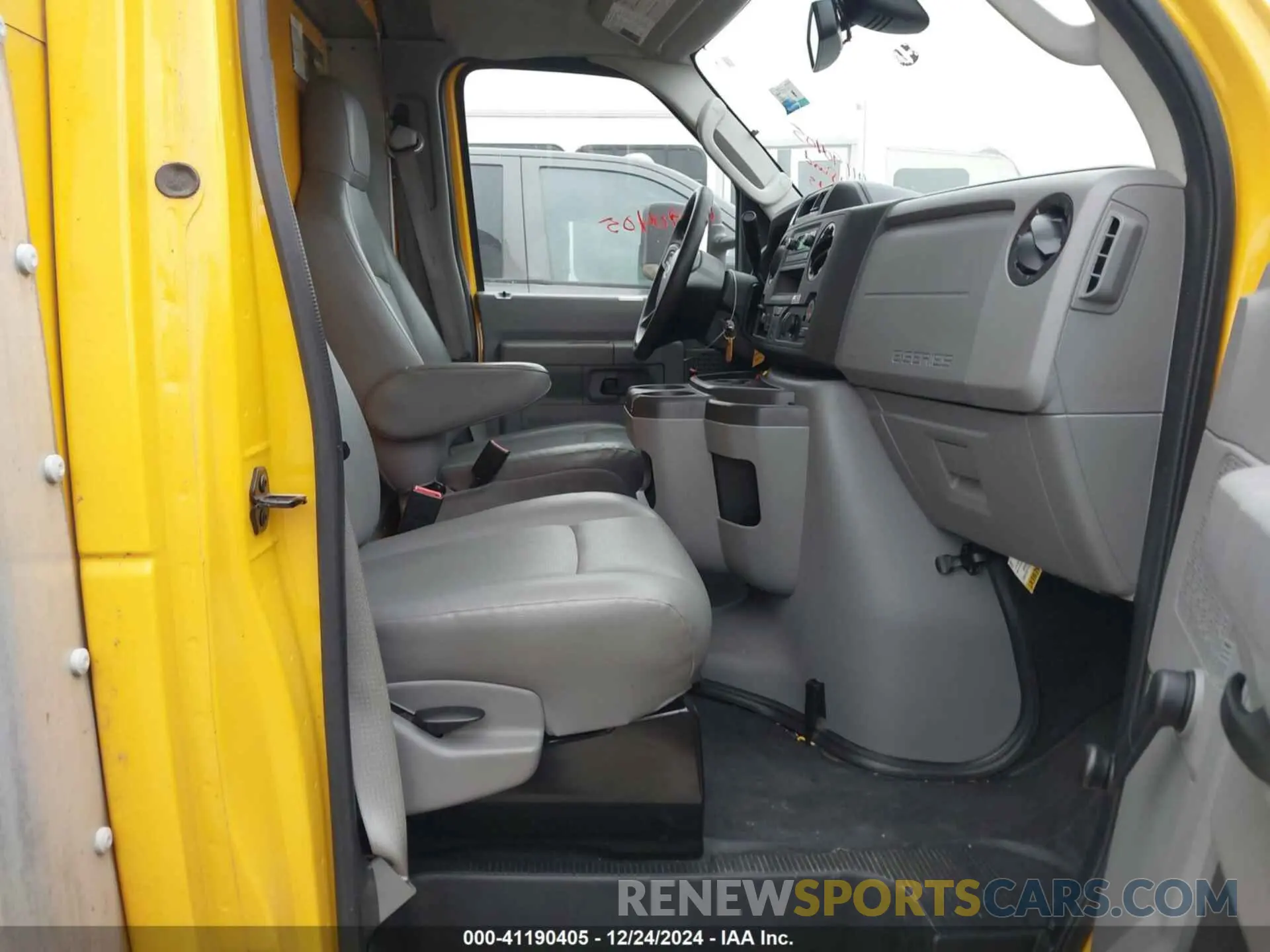 7 Photograph of a damaged car 1FDWE3FNXMDC10325 FORD E-350 CUTAWAY 2021