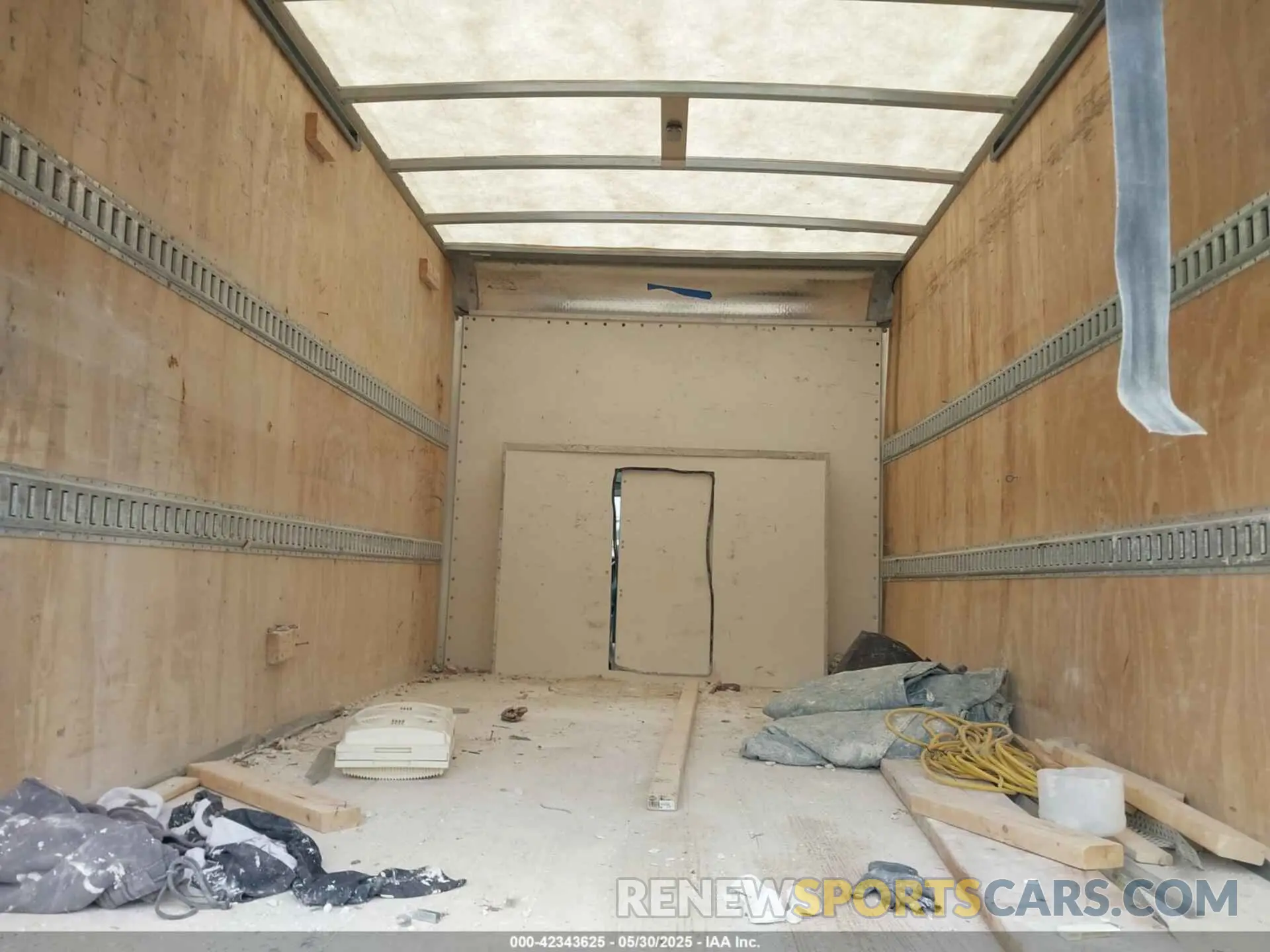 6 Photograph of a damaged car 1FDWE3FN9NDC24167 FORD E-350 CUTAWAY 2022