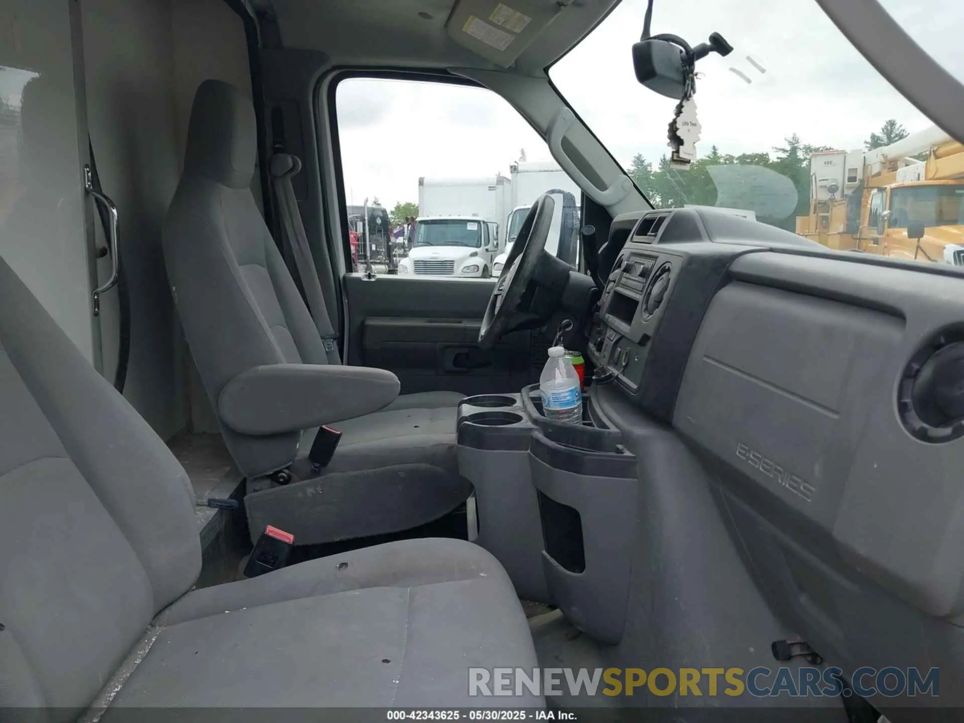 7 Photograph of a damaged car 1FDWE3FN9NDC24167 FORD E-350 CUTAWAY 2022