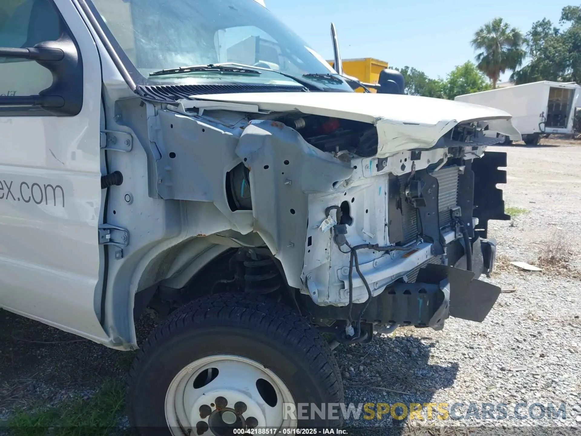 17 Photograph of a damaged car 1FDWE3FN1RDD45815 FORD E-350 CUTAWAY 2024