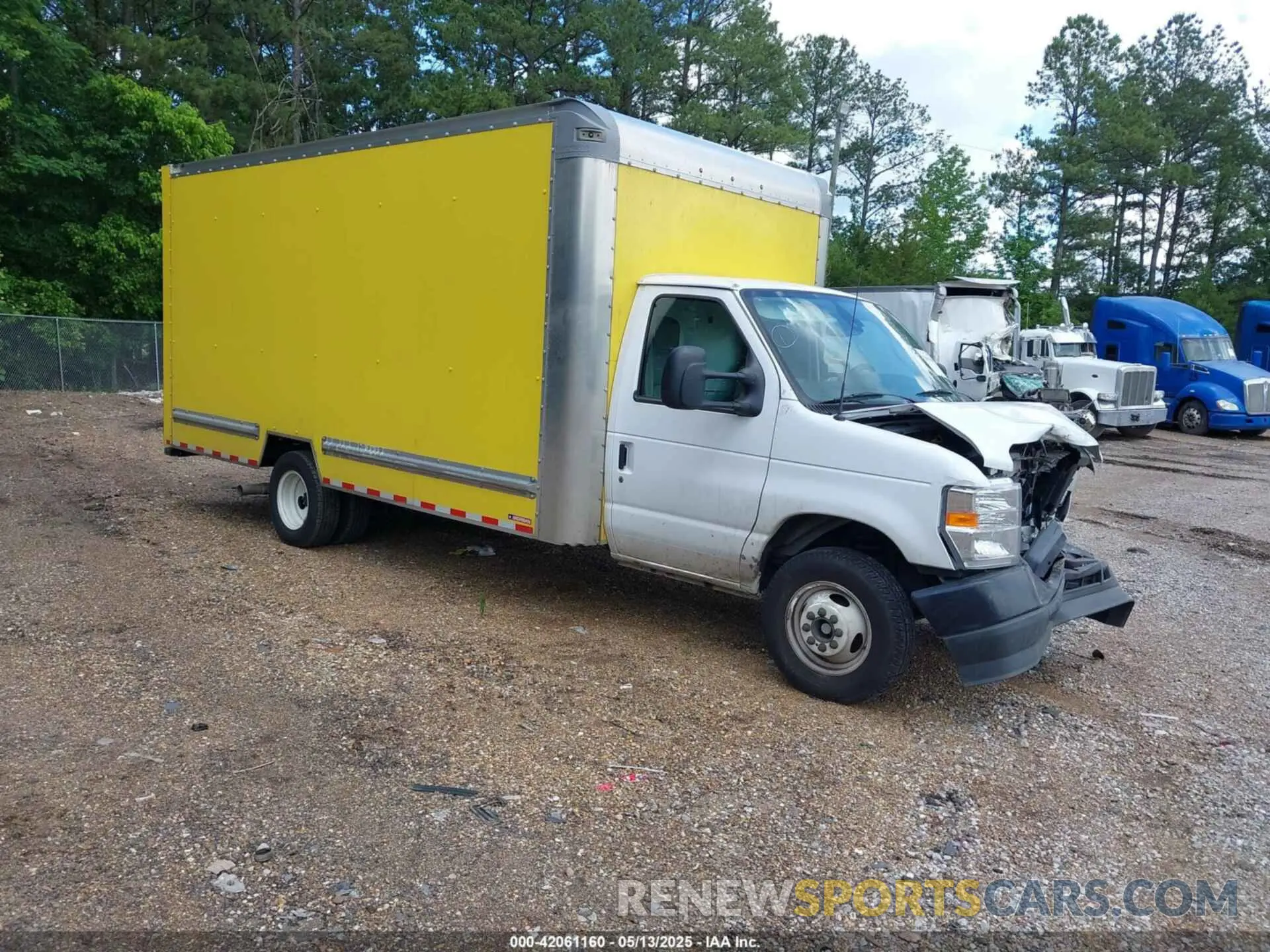 1 Photograph of a damaged car 1FDWE3FN2RDD07638 FORD E-350 CUTAWAY 2024