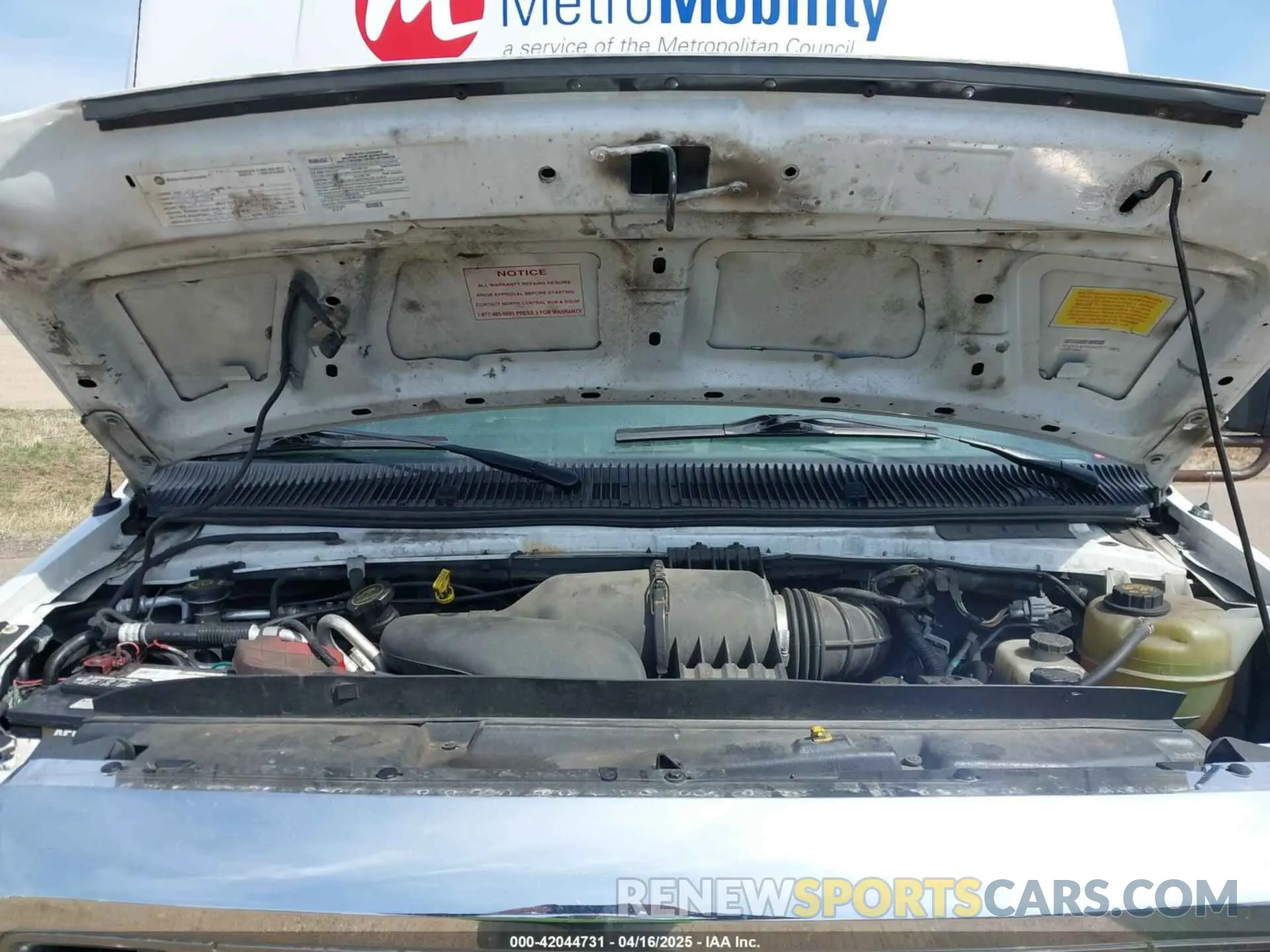 9 Photograph of a damaged car 1FDFE4FS0KDC31001 FORD E-450 CUTAWAY 2019