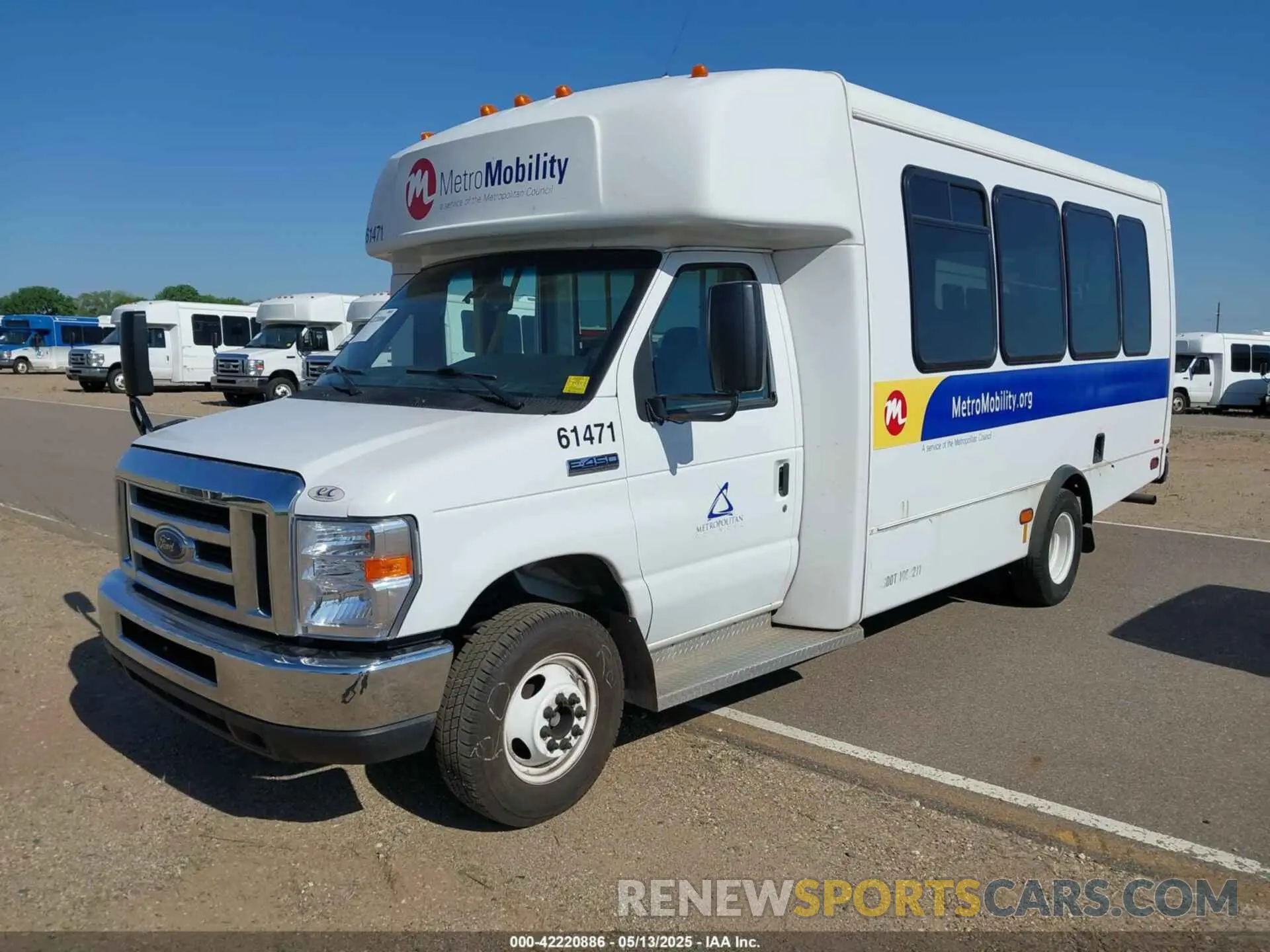 2 Photograph of a damaged car 1FDFE4FS0KDC56688 FORD E-450 CUTAWAY 2019