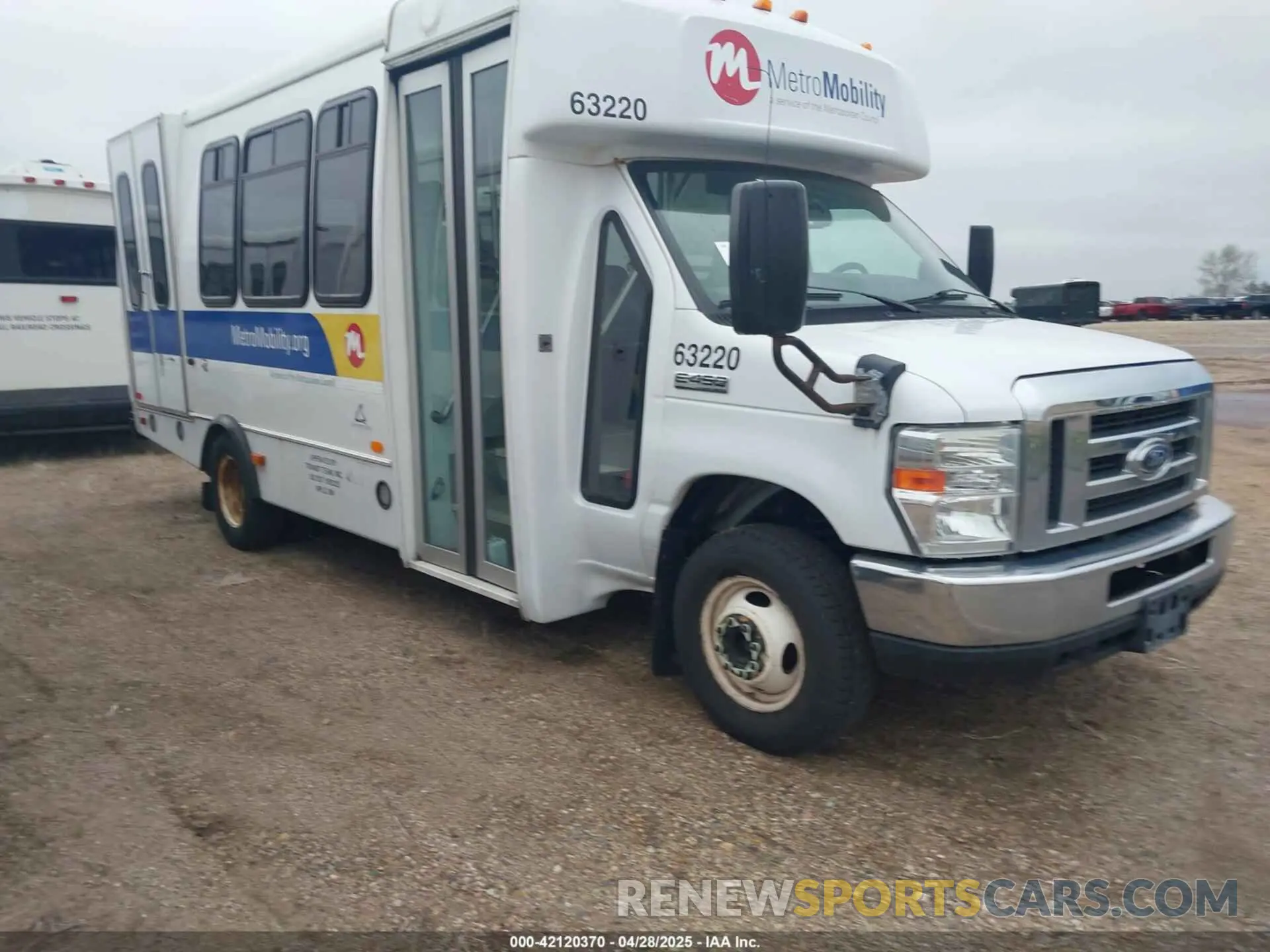 1 Photograph of a damaged car 1FDFE4FS1KDC31024 FORD E-450 CUTAWAY 2019