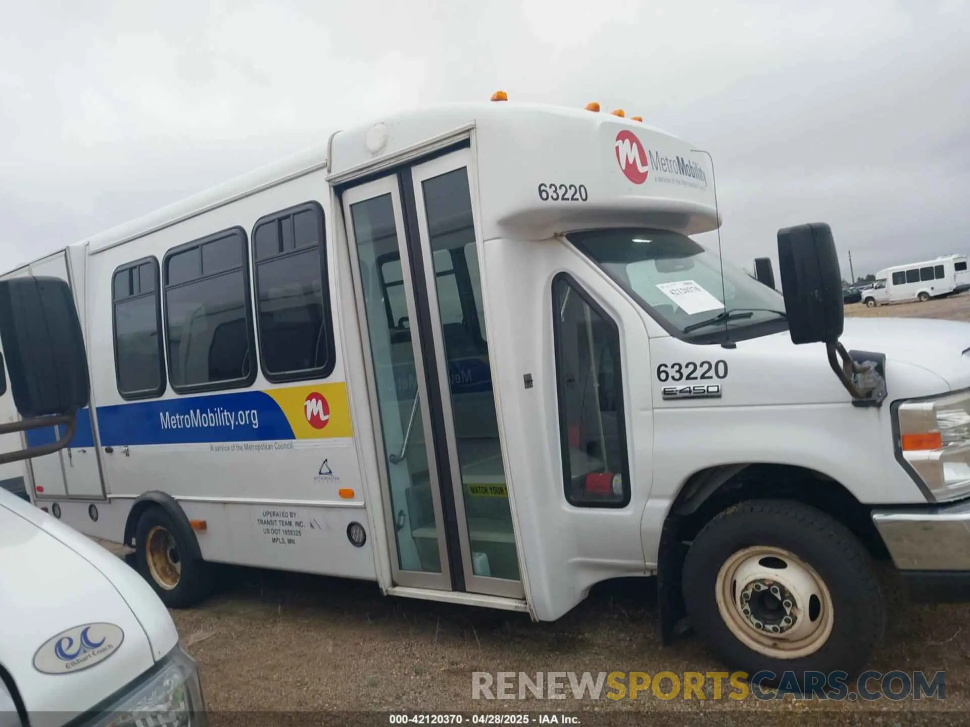 13 Photograph of a damaged car 1FDFE4FS1KDC31024 FORD E-450 CUTAWAY 2019