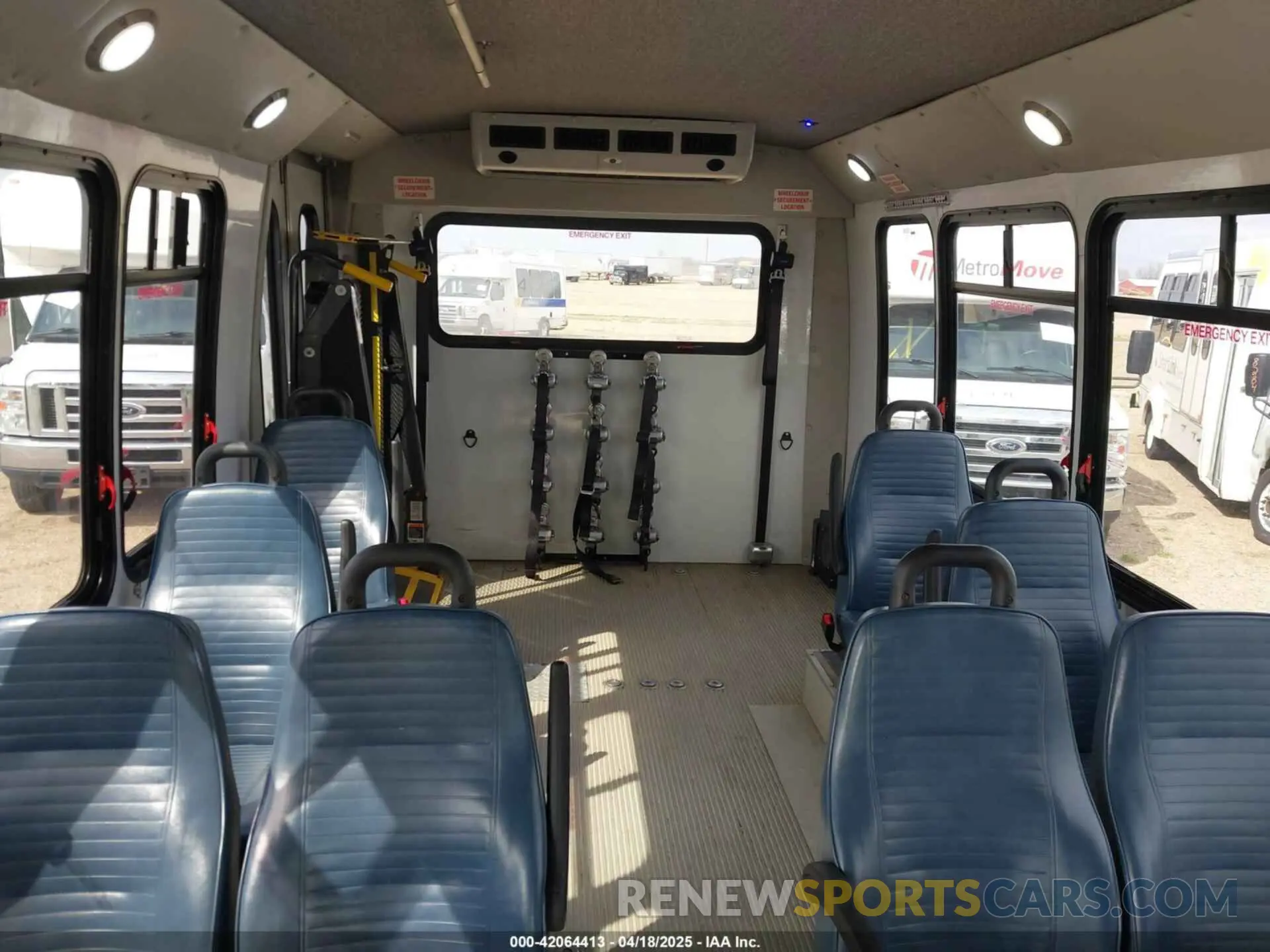 7 Photograph of a damaged car 1FDFE4FS2KDC30982 FORD E-450 CUTAWAY 2019