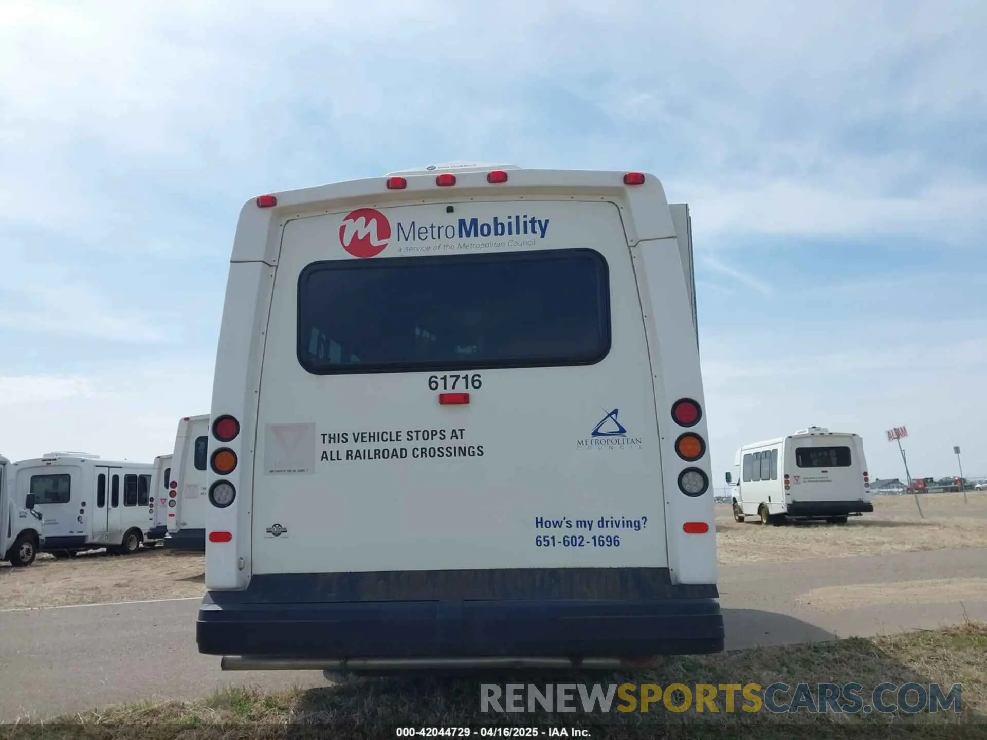 15 Photograph of a damaged car 1FDFE4FS2KDC30996 FORD E-450 CUTAWAY 2019