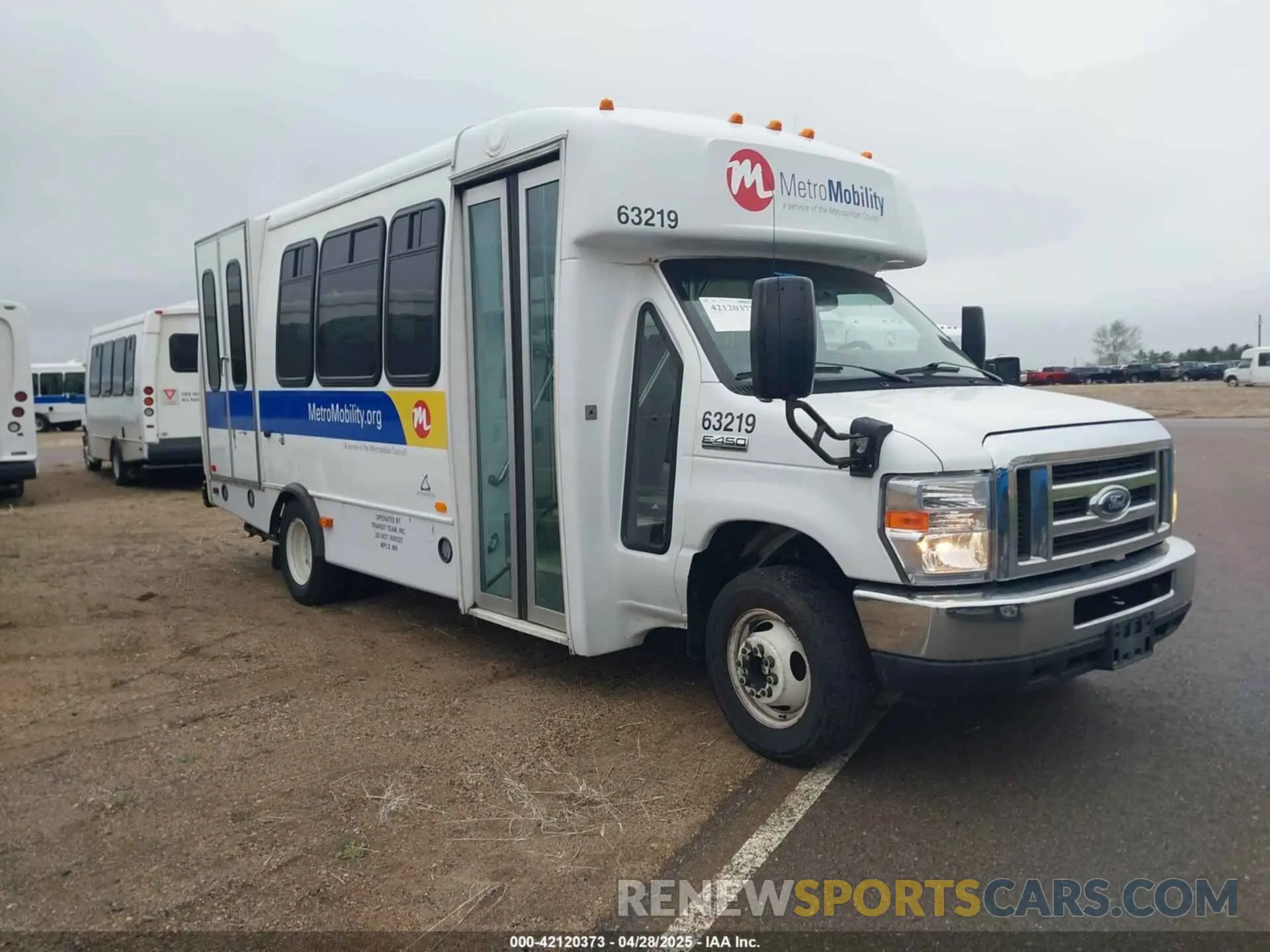 1 Photograph of a damaged car 1FDFE4FS2KDC31016 FORD E-450 CUTAWAY 2019