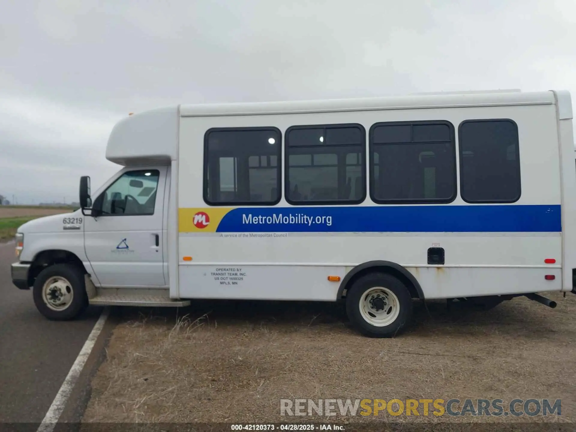 14 Photograph of a damaged car 1FDFE4FS2KDC31016 FORD E-450 CUTAWAY 2019