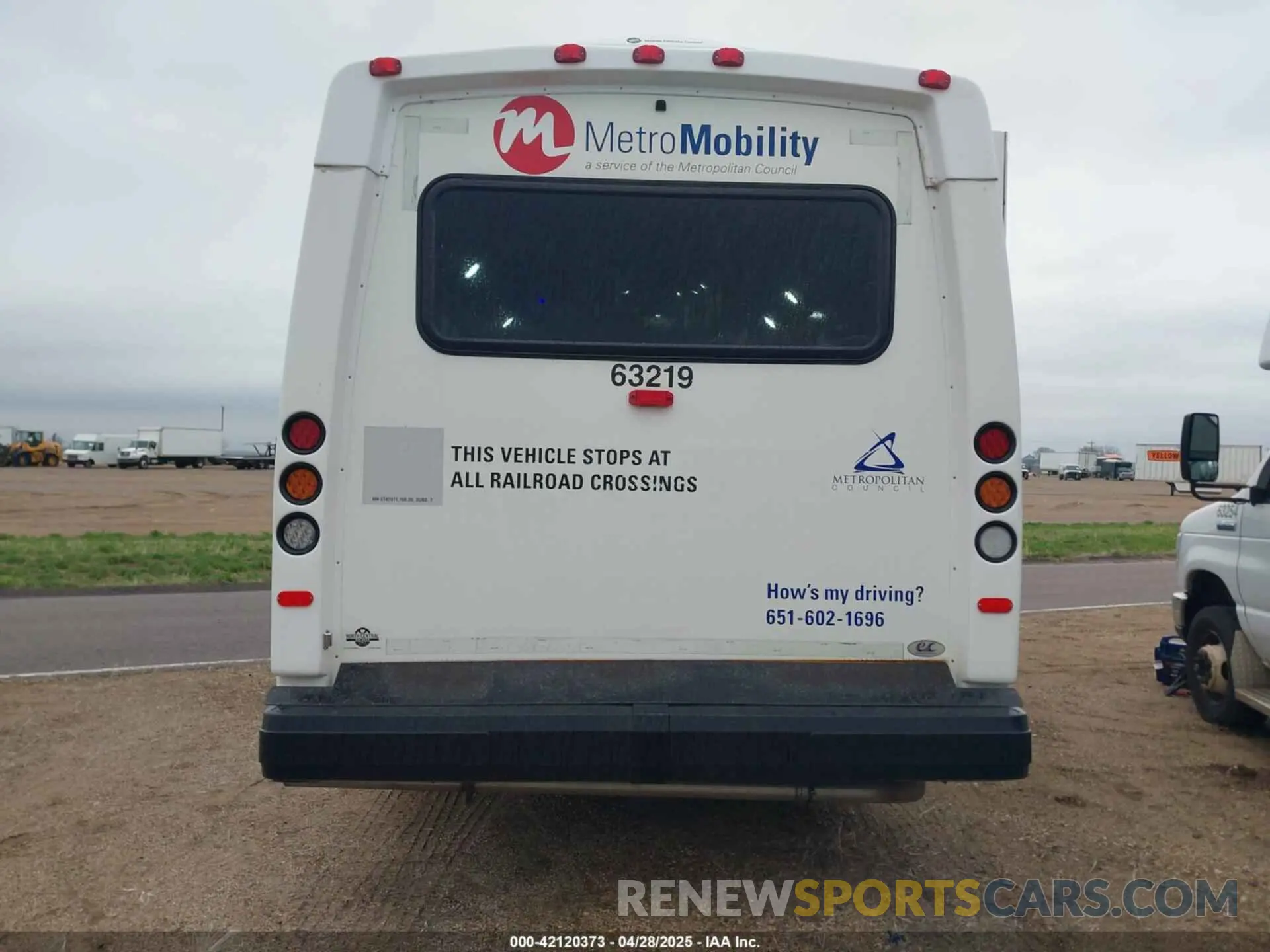 15 Photograph of a damaged car 1FDFE4FS2KDC31016 FORD E-450 CUTAWAY 2019
