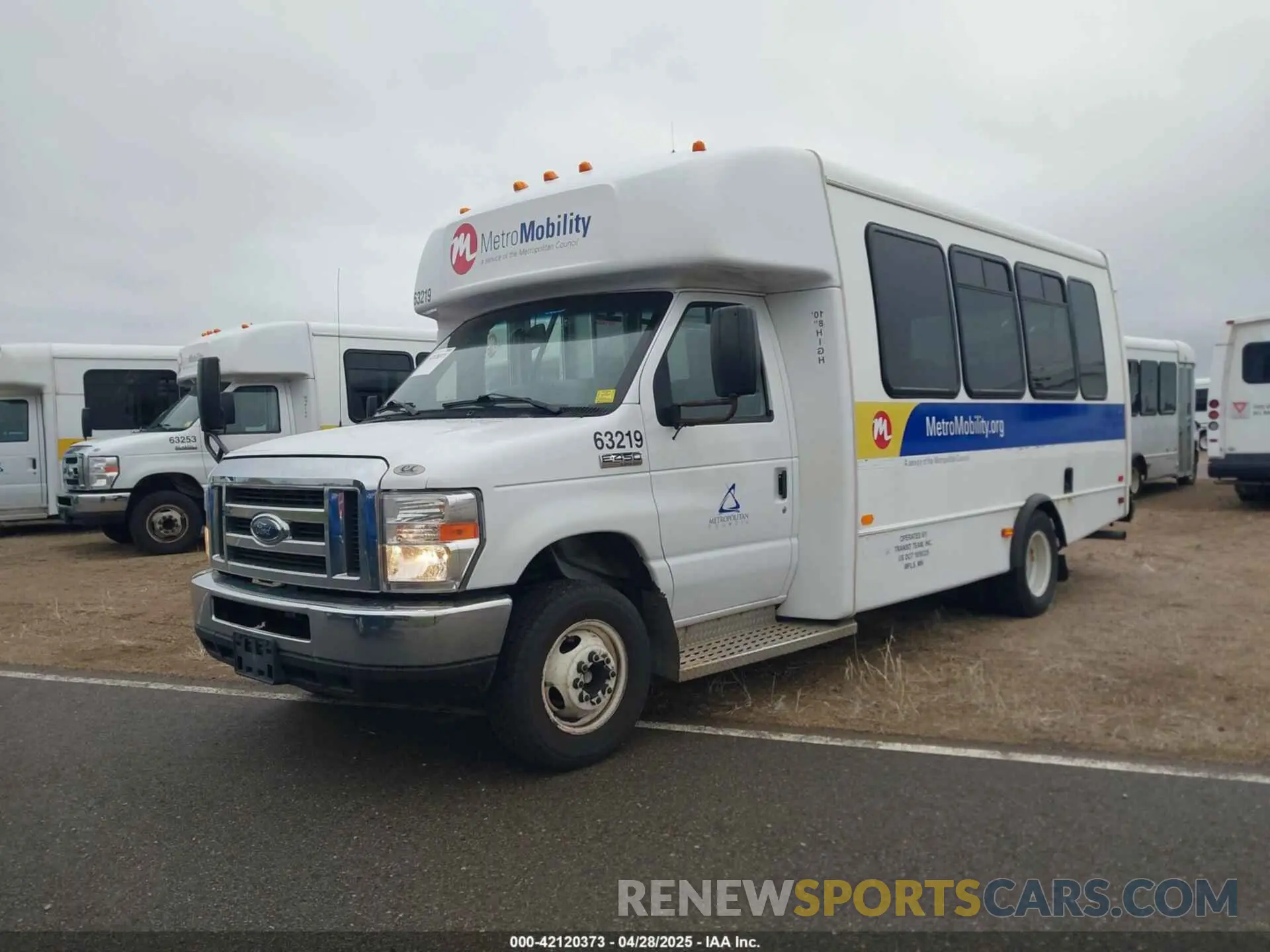 2 Photograph of a damaged car 1FDFE4FS2KDC31016 FORD E-450 CUTAWAY 2019