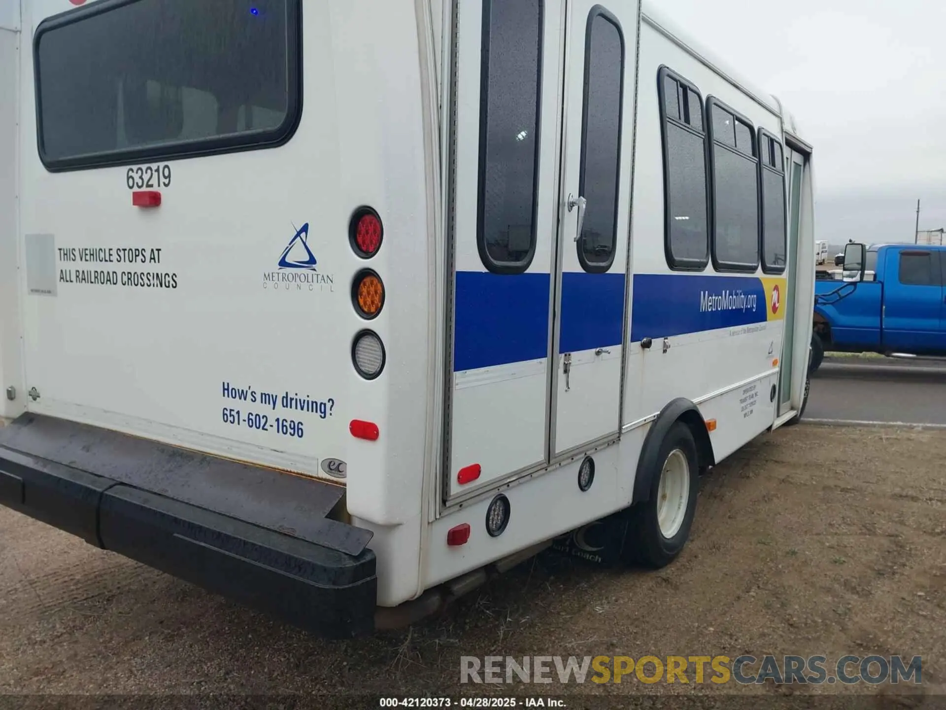 4 Photograph of a damaged car 1FDFE4FS2KDC31016 FORD E-450 CUTAWAY 2019