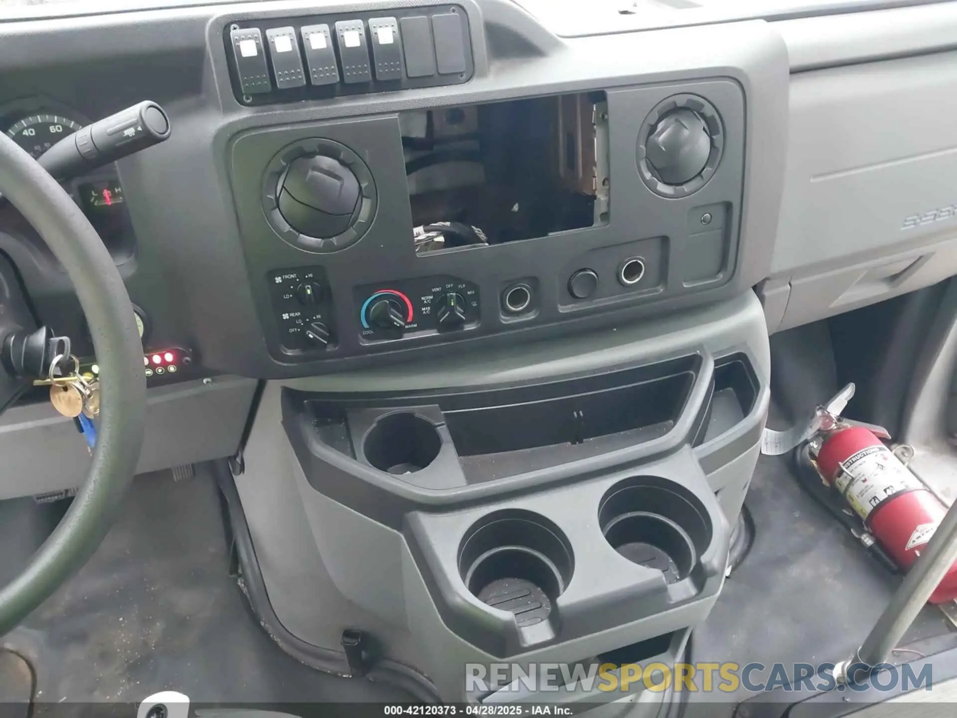6 Photograph of a damaged car 1FDFE4FS2KDC31016 FORD E-450 CUTAWAY 2019