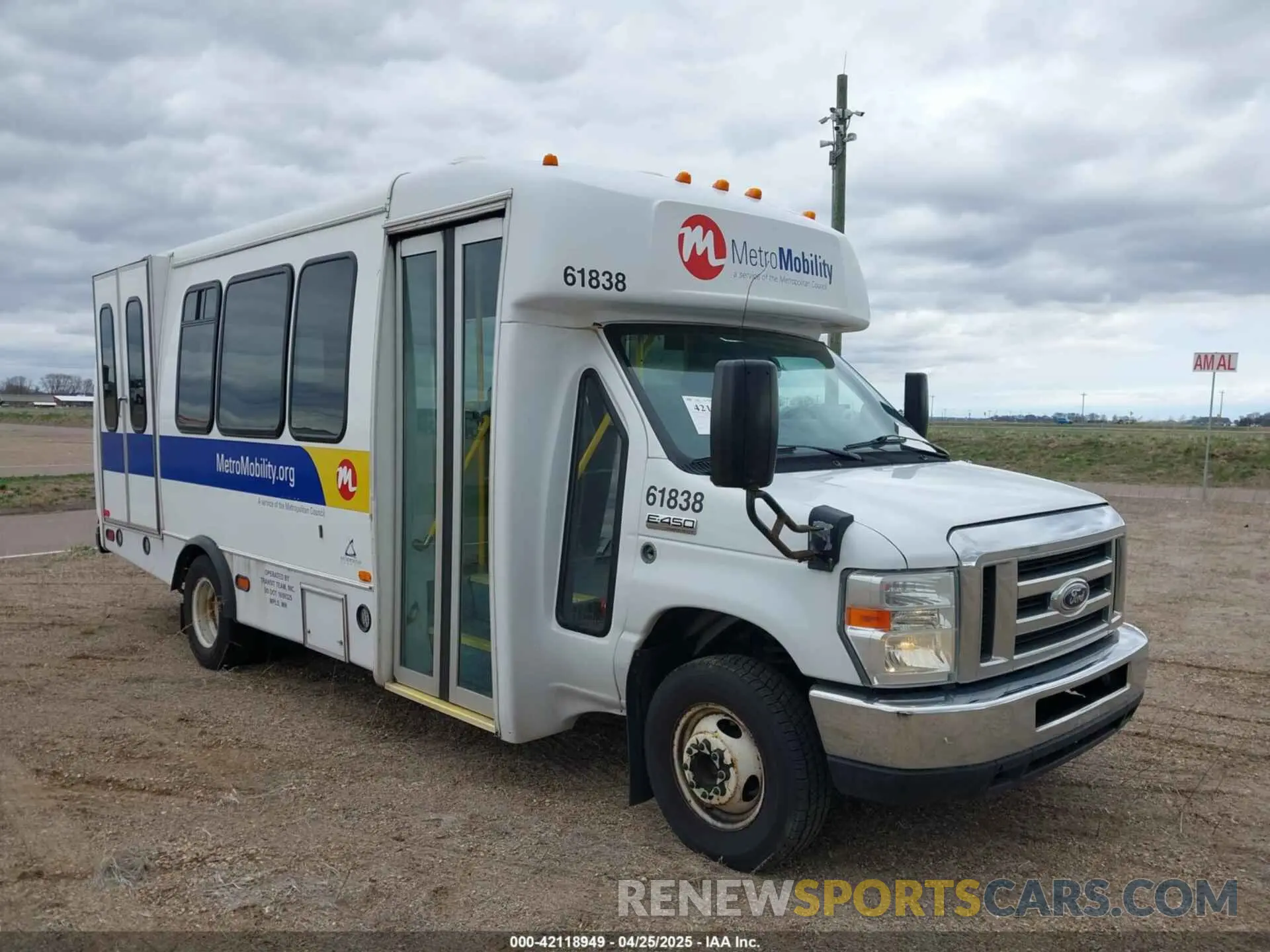 1 Photograph of a damaged car 1FDFE4FS2KDC56126 FORD E-450 CUTAWAY 2019