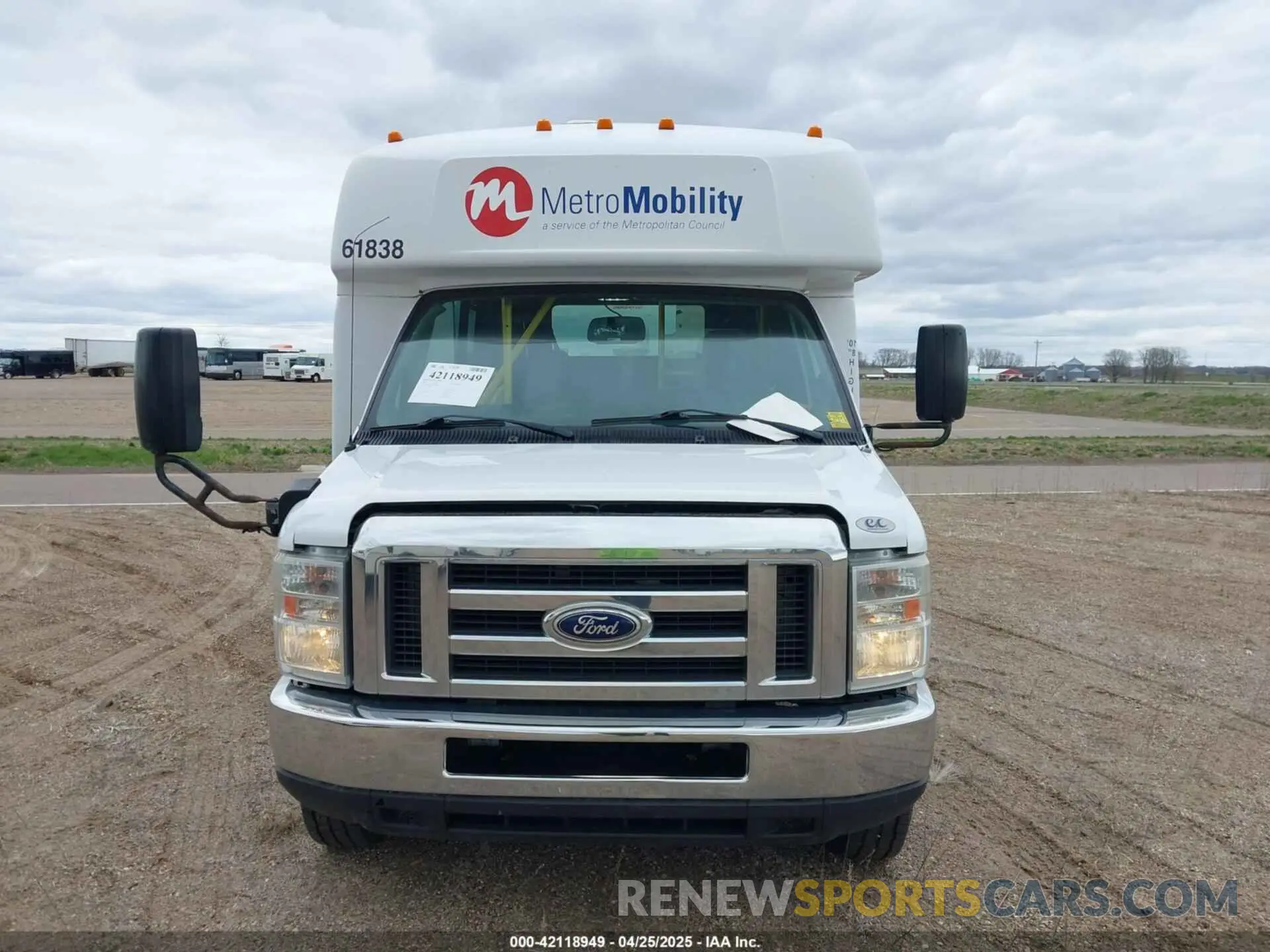 12 Photograph of a damaged car 1FDFE4FS2KDC56126 FORD E-450 CUTAWAY 2019