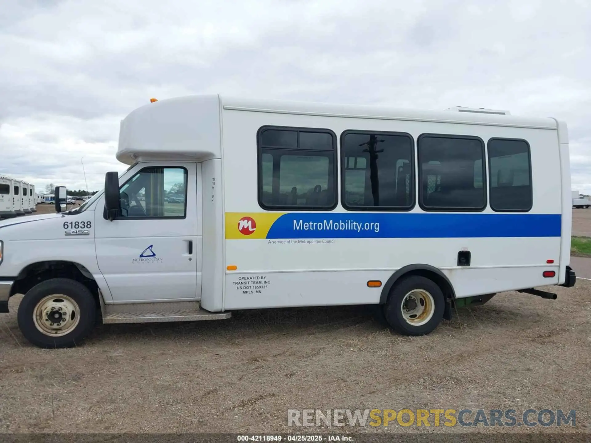 14 Photograph of a damaged car 1FDFE4FS2KDC56126 FORD E-450 CUTAWAY 2019