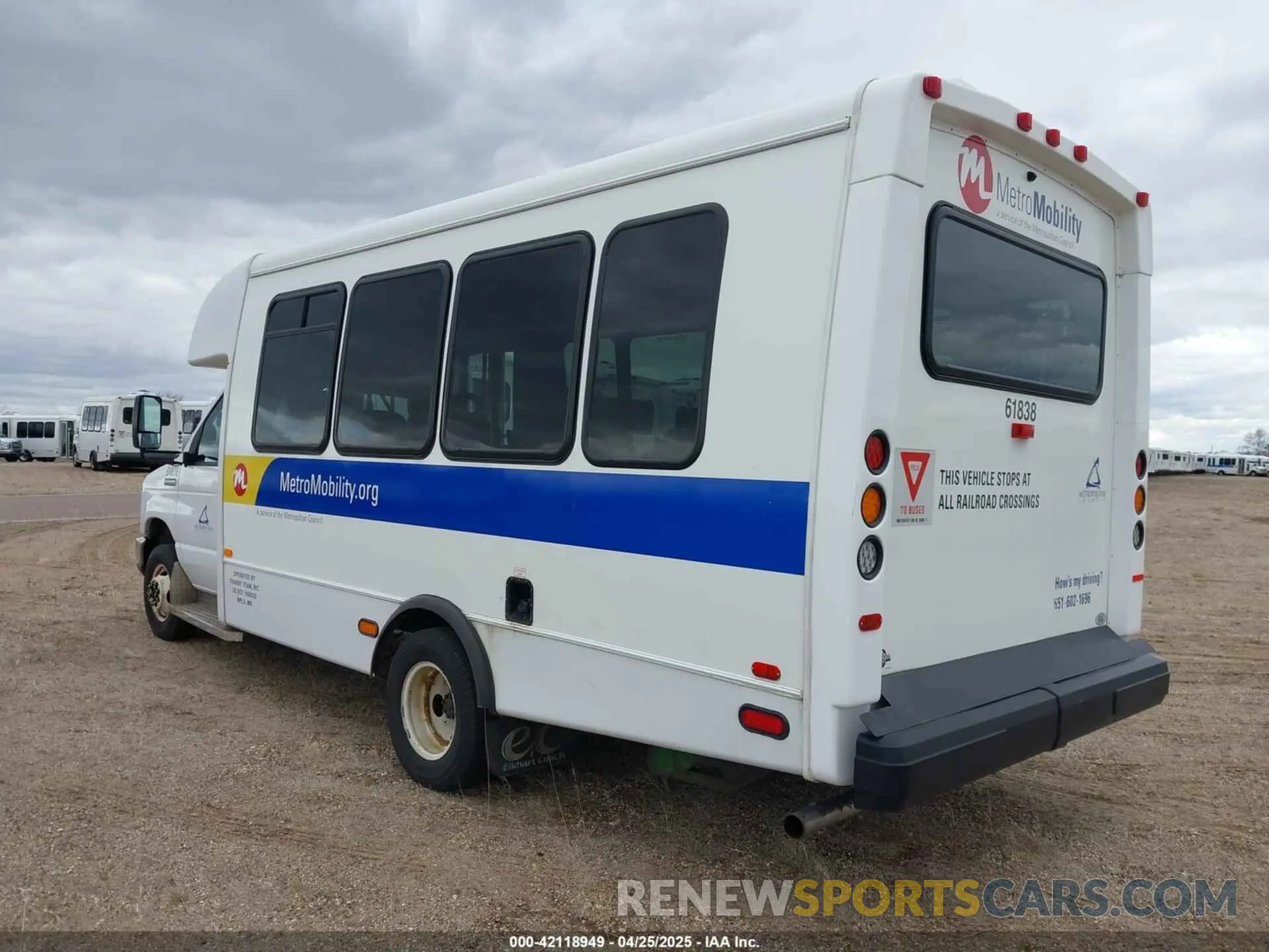3 Photograph of a damaged car 1FDFE4FS2KDC56126 FORD E-450 CUTAWAY 2019