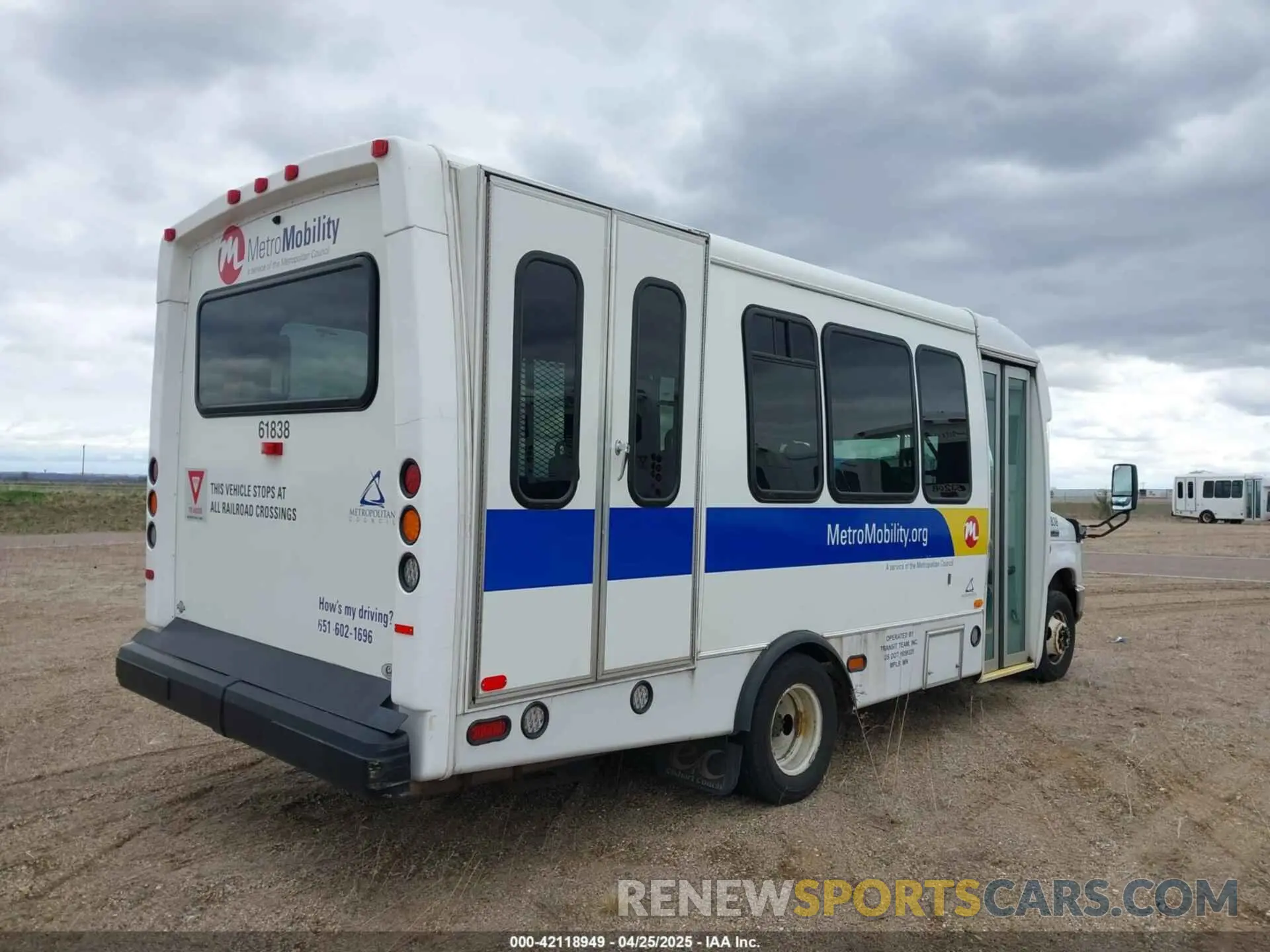 4 Photograph of a damaged car 1FDFE4FS2KDC56126 FORD E-450 CUTAWAY 2019