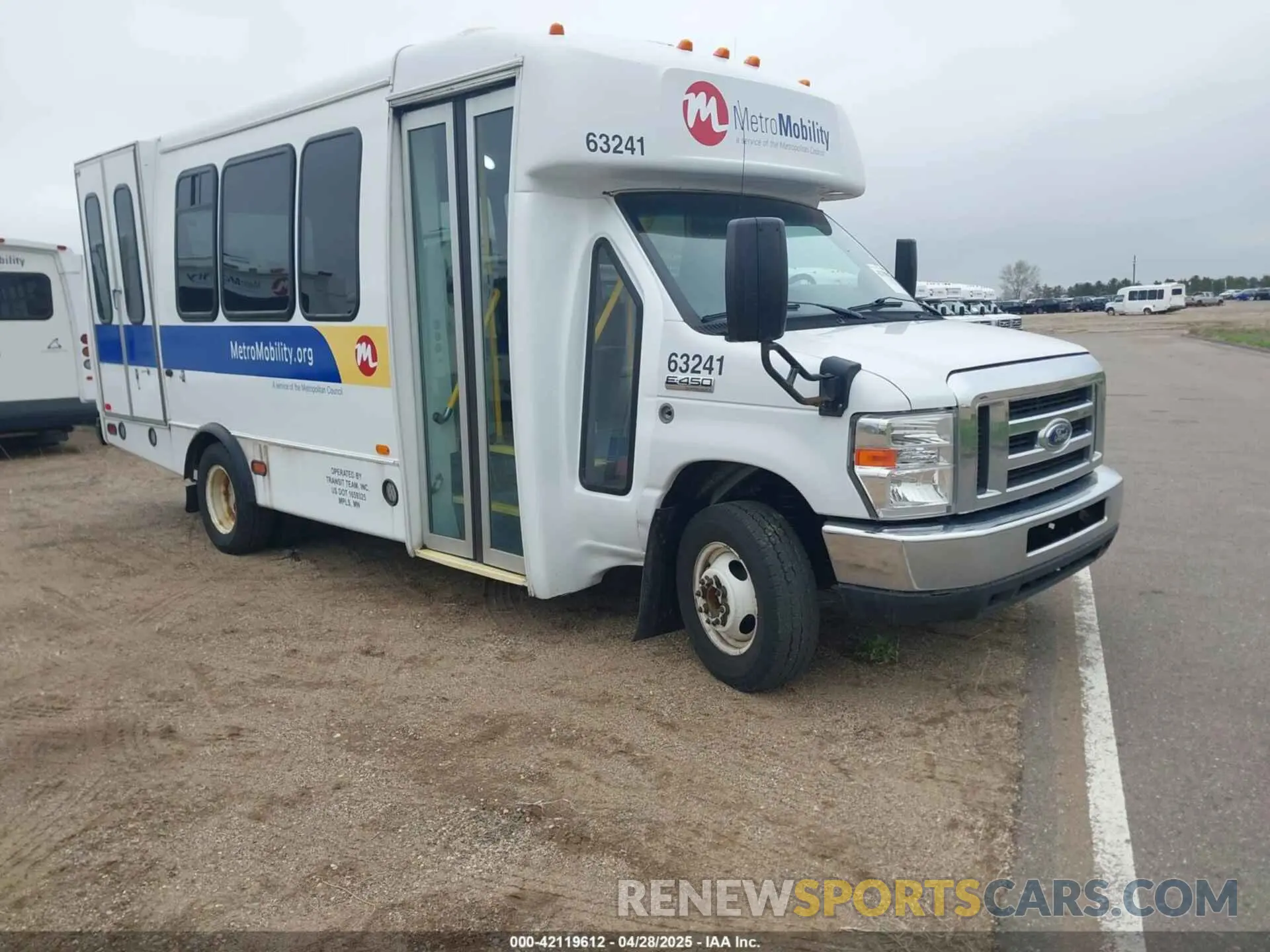1 Photograph of a damaged car 1FDFE4FS2KDC56143 FORD E-450 CUTAWAY 2019