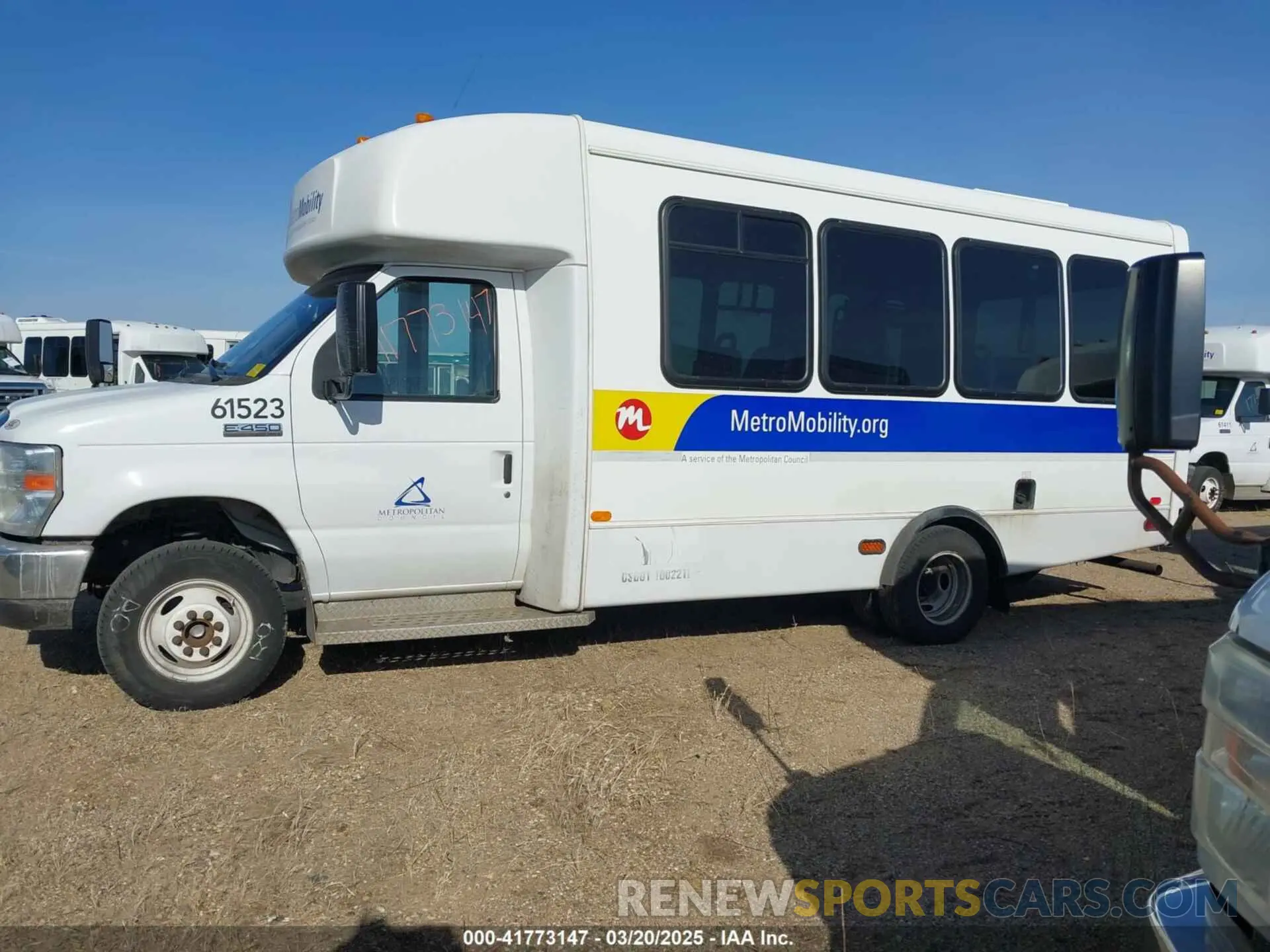 14 Photograph of a damaged car 1FDFE4FS2KDC60614 FORD E-450 CUTAWAY 2019
