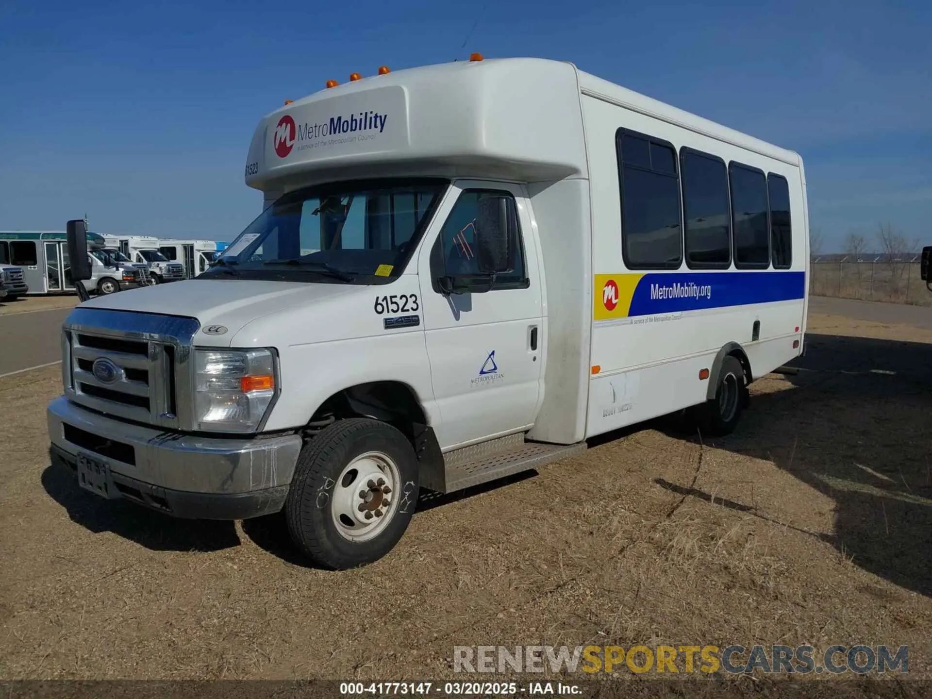 2 Photograph of a damaged car 1FDFE4FS2KDC60614 FORD E-450 CUTAWAY 2019
