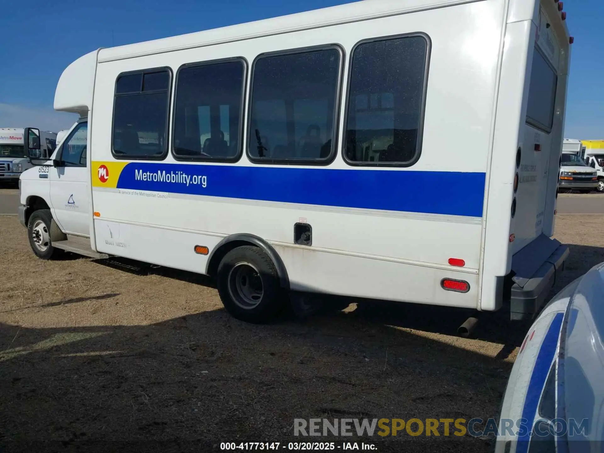 3 Photograph of a damaged car 1FDFE4FS2KDC60614 FORD E-450 CUTAWAY 2019