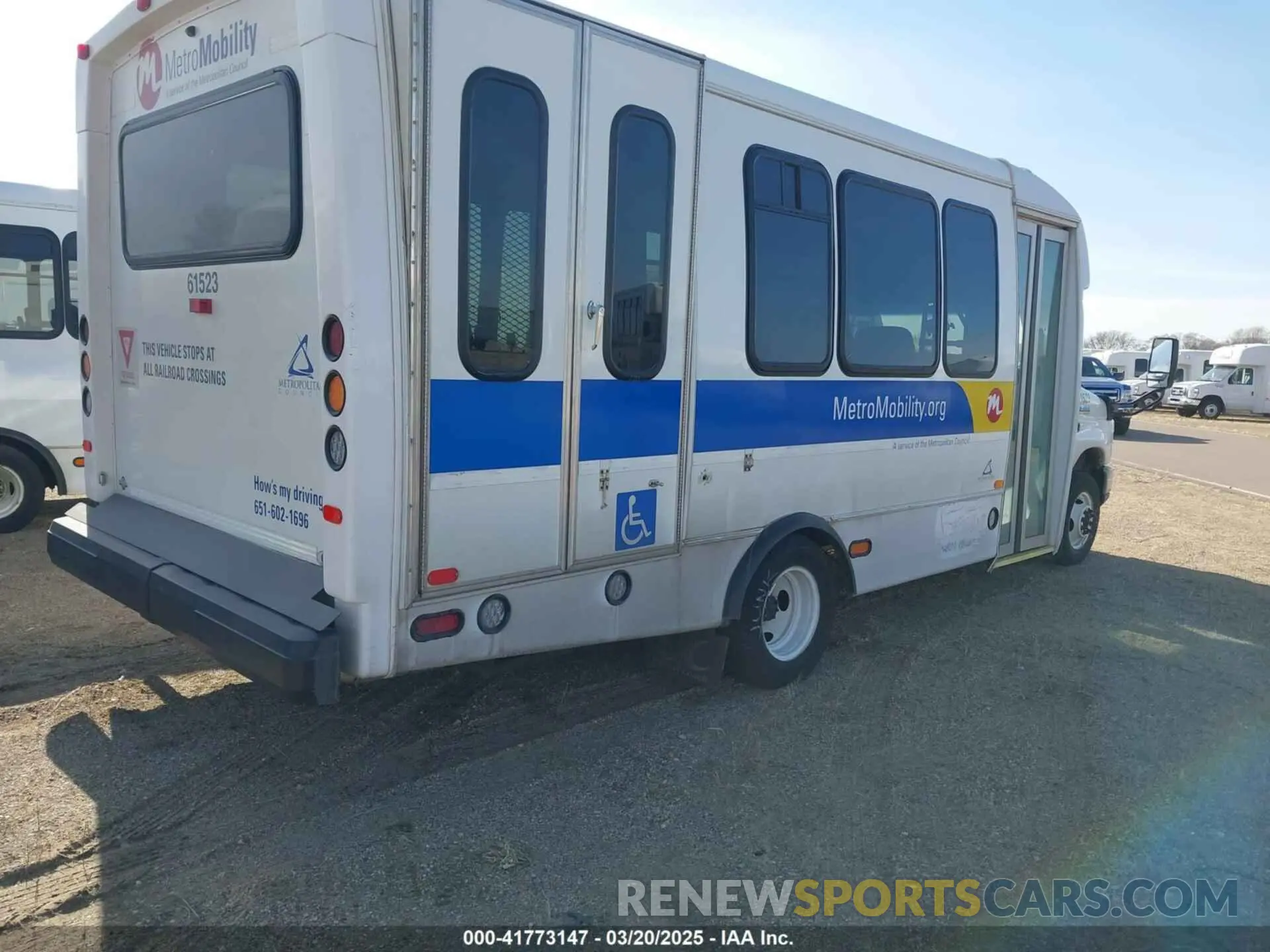 4 Photograph of a damaged car 1FDFE4FS2KDC60614 FORD E-450 CUTAWAY 2019