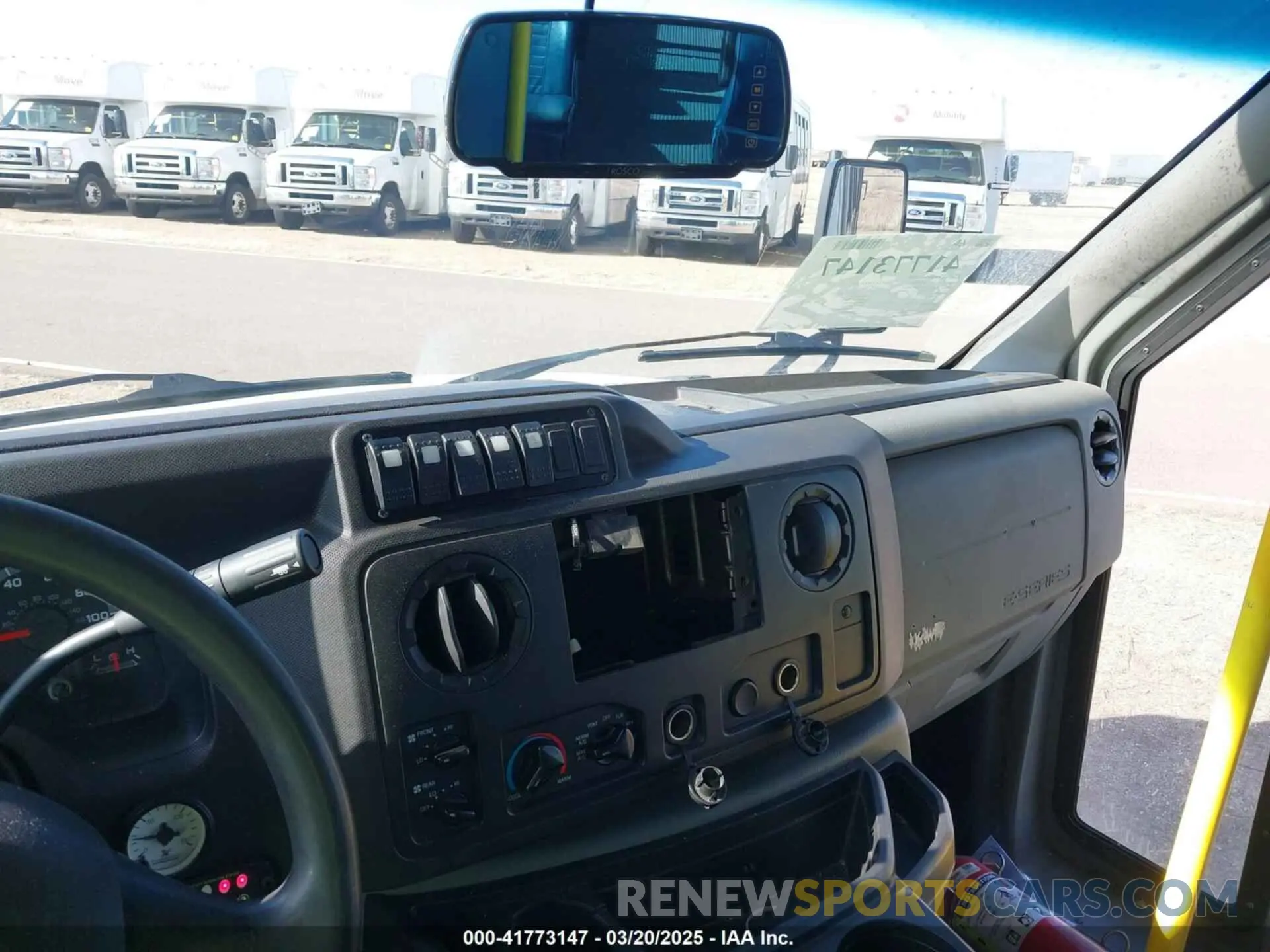 6 Photograph of a damaged car 1FDFE4FS2KDC60614 FORD E-450 CUTAWAY 2019