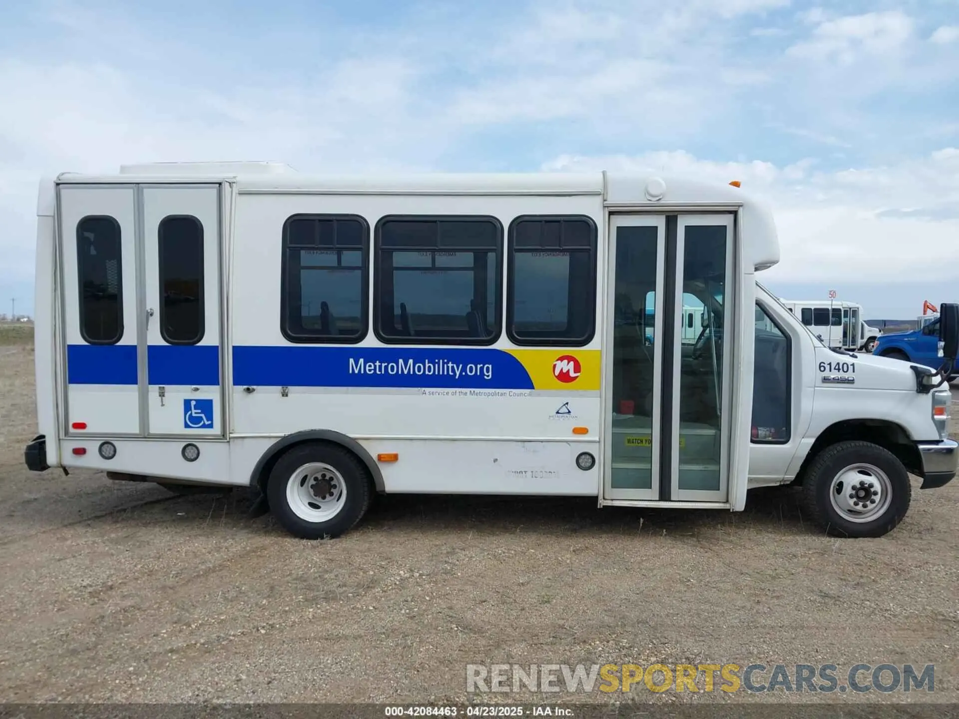 13 Photograph of a damaged car 1FDFE4FS3KDC30991 FORD E-450 CUTAWAY 2019