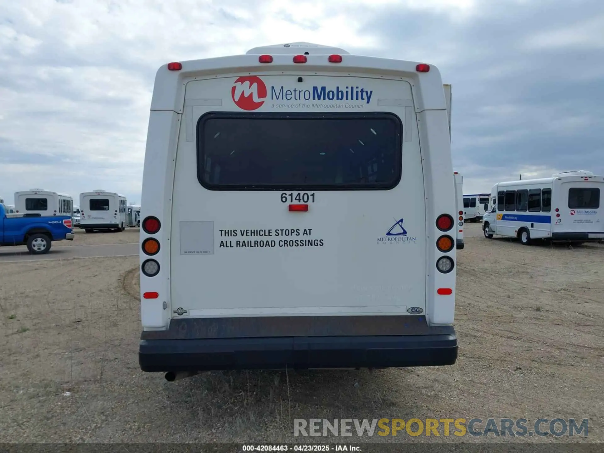 15 Photograph of a damaged car 1FDFE4FS3KDC30991 FORD E-450 CUTAWAY 2019