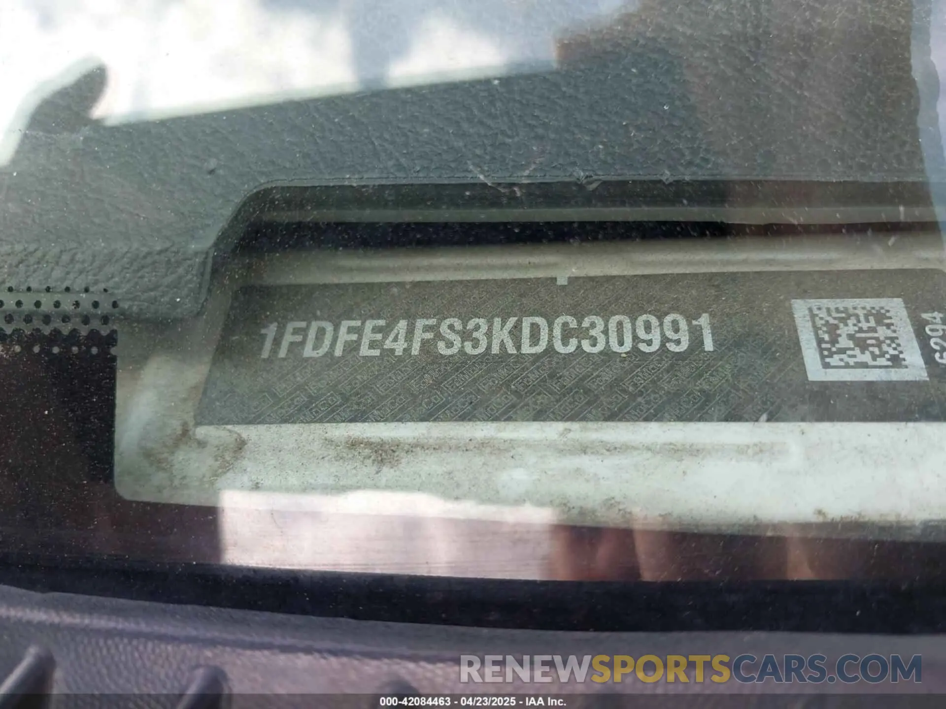 8 Photograph of a damaged car 1FDFE4FS3KDC30991 FORD E-450 CUTAWAY 2019