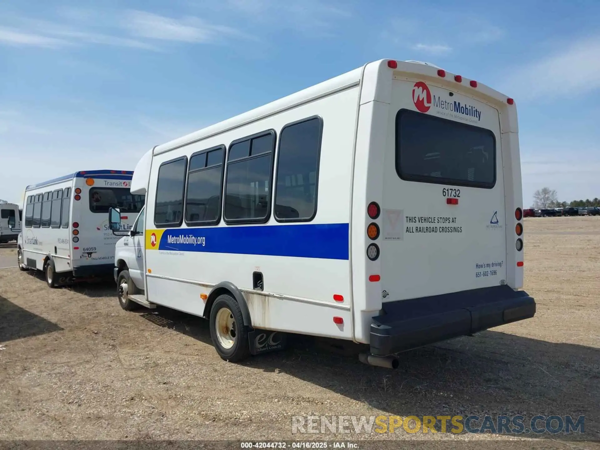 3 Photograph of a damaged car 1FDFE4FS3KDC31011 FORD E-450 CUTAWAY 2019