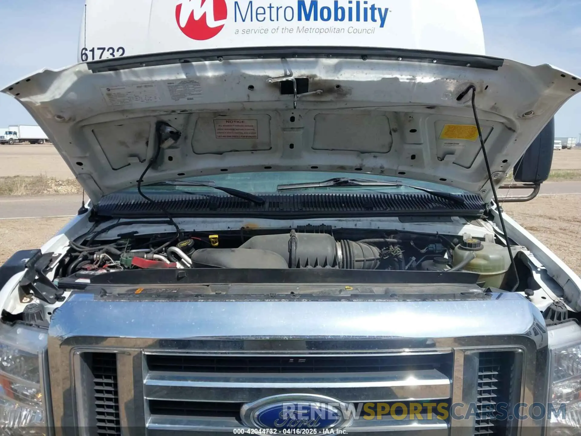 9 Photograph of a damaged car 1FDFE4FS3KDC31011 FORD E-450 CUTAWAY 2019