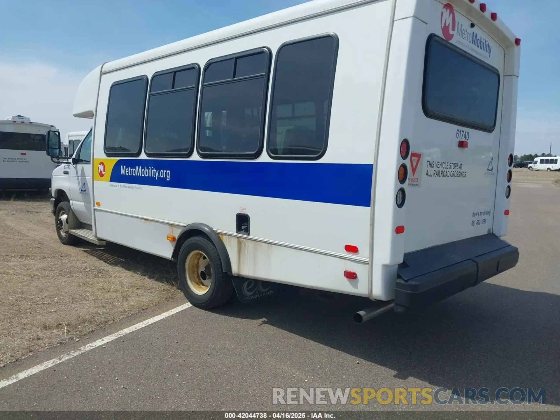 3 Photograph of a damaged car 1FDFE4FS3KDC31025 FORD E-450 CUTAWAY 2019