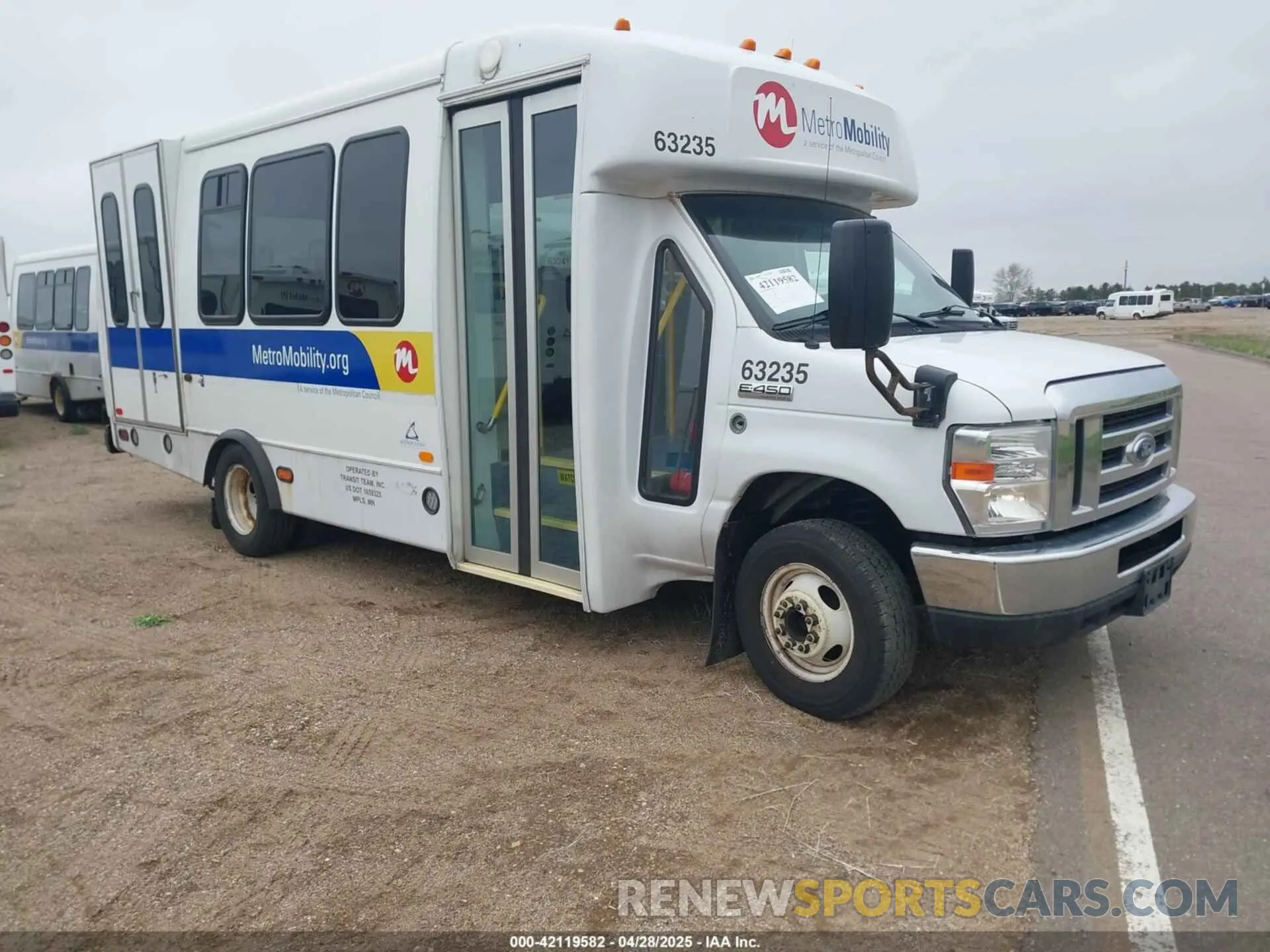 1 Photograph of a damaged car 1FDFE4FS3KDC56121 FORD E-450 CUTAWAY 2019