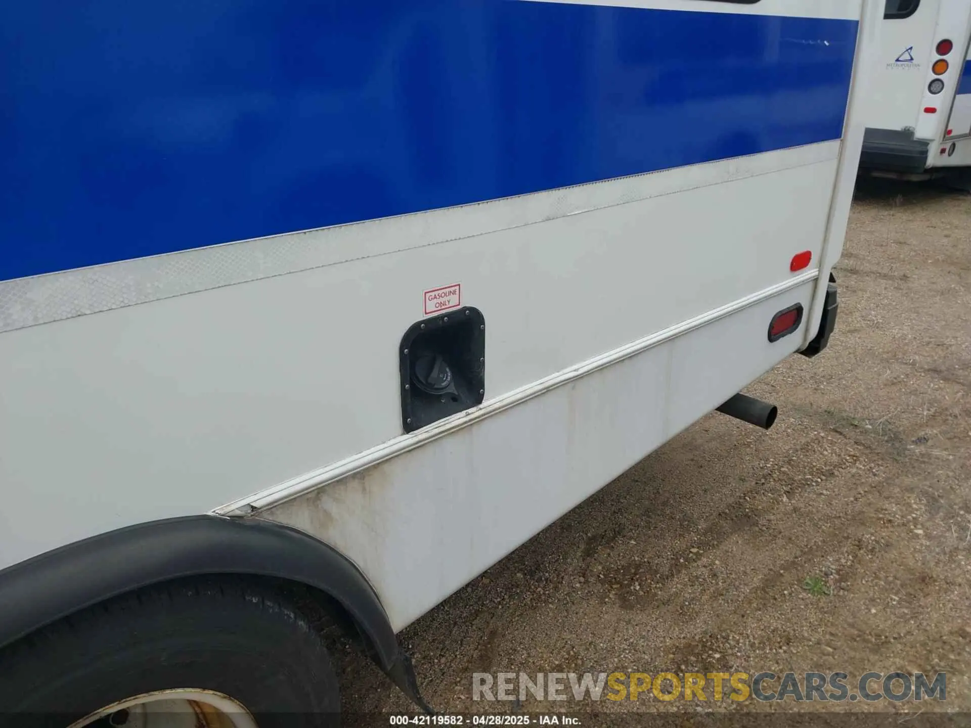 11 Photograph of a damaged car 1FDFE4FS3KDC56121 FORD E-450 CUTAWAY 2019
