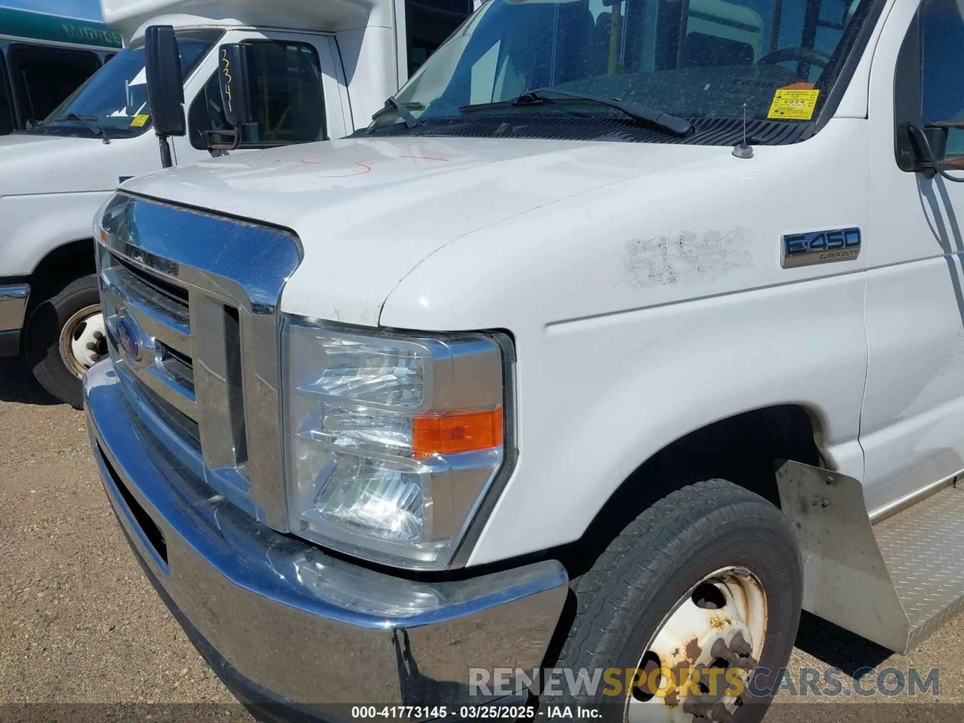 11 Photograph of a damaged car 1FDFE4FS4KDC31017 FORD E-450 CUTAWAY 2019