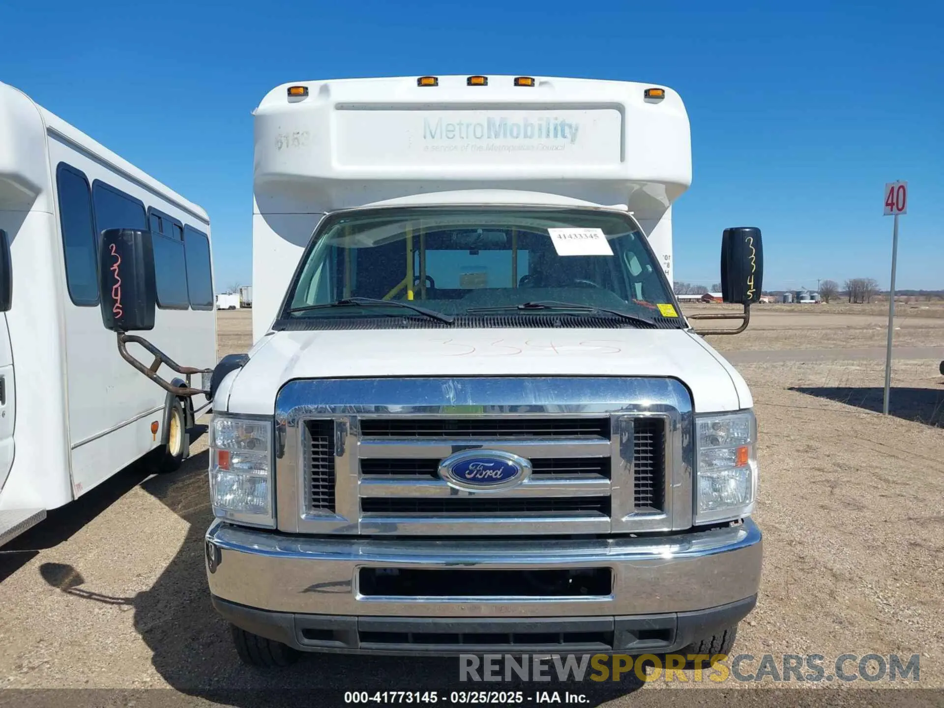 12 Photograph of a damaged car 1FDFE4FS4KDC31017 FORD E-450 CUTAWAY 2019
