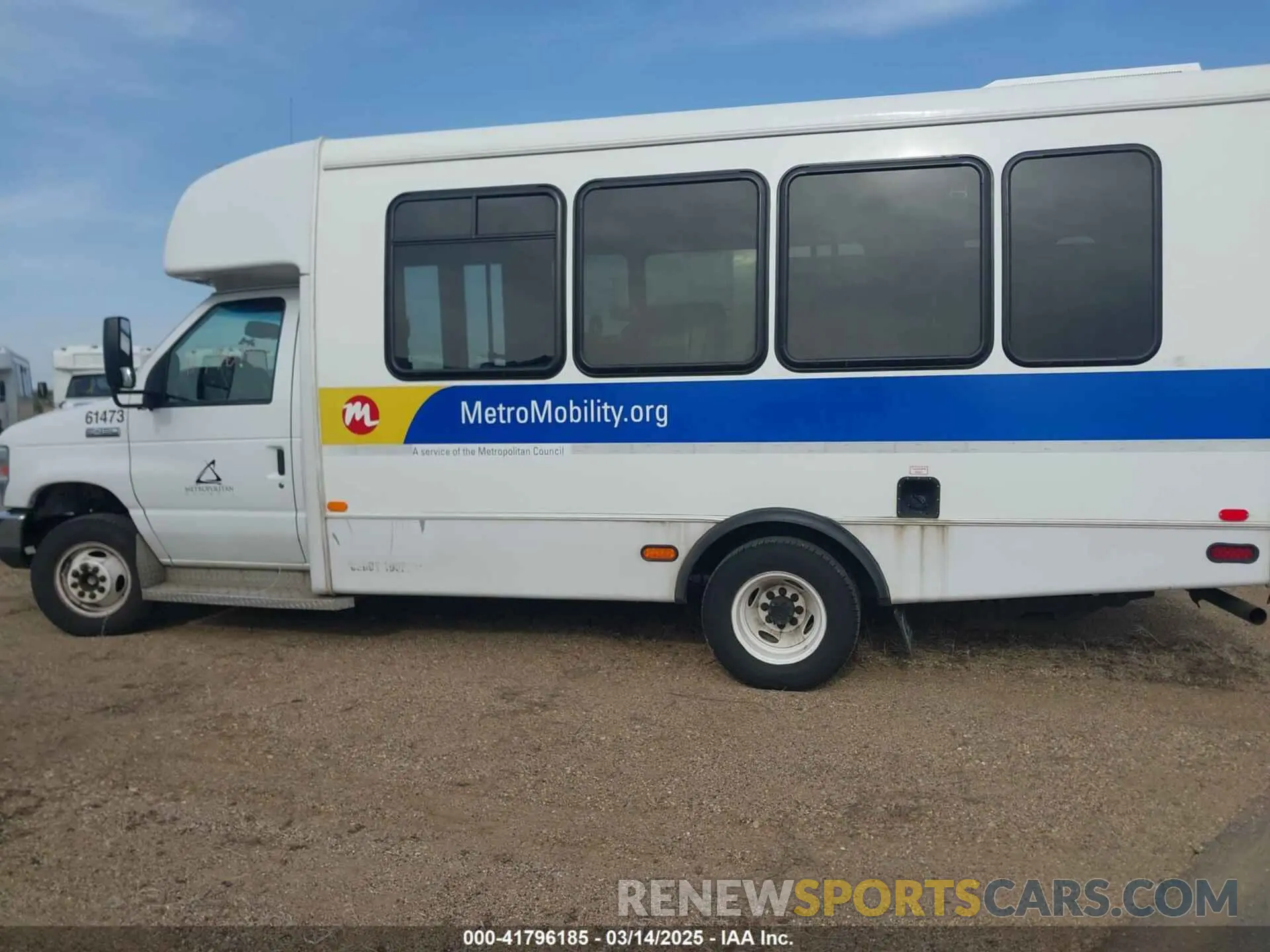 14 Photograph of a damaged car 1FDFE4FS4KDC56693 FORD E-450 CUTAWAY 2019