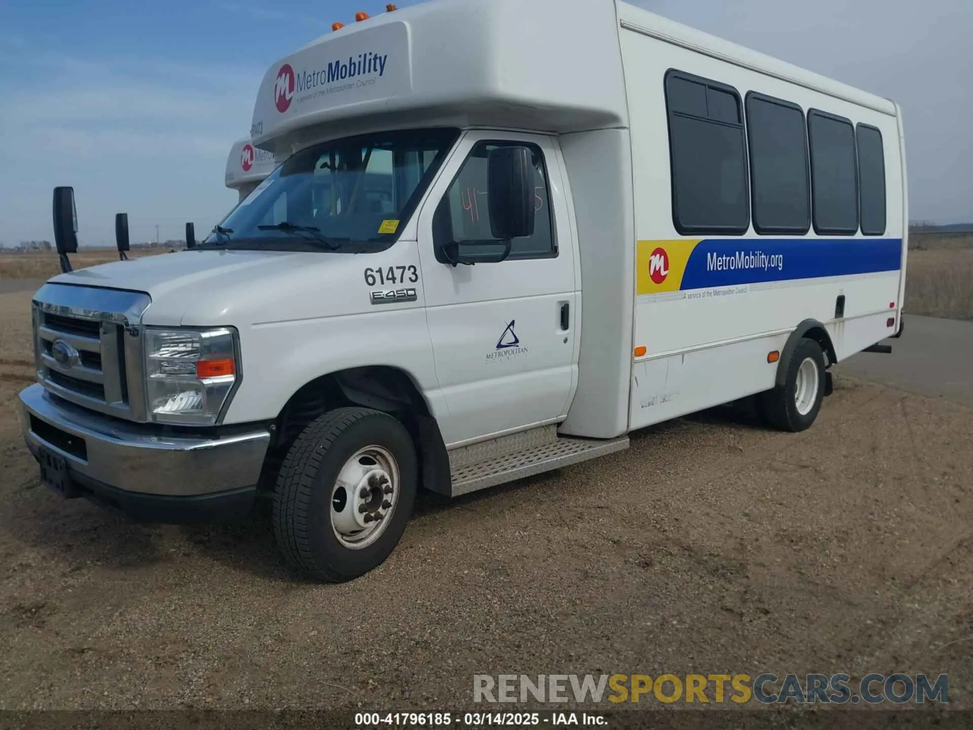 2 Photograph of a damaged car 1FDFE4FS4KDC56693 FORD E-450 CUTAWAY 2019