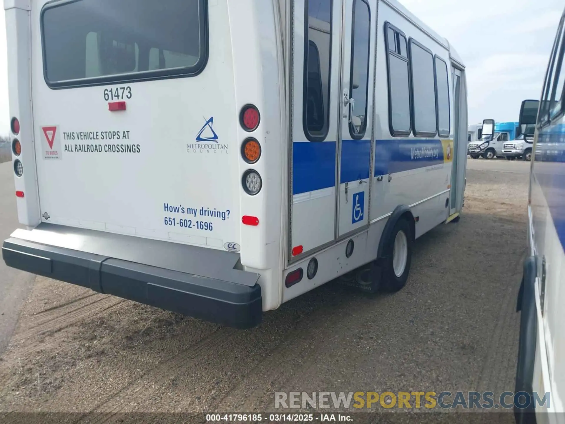 4 Photograph of a damaged car 1FDFE4FS4KDC56693 FORD E-450 CUTAWAY 2019