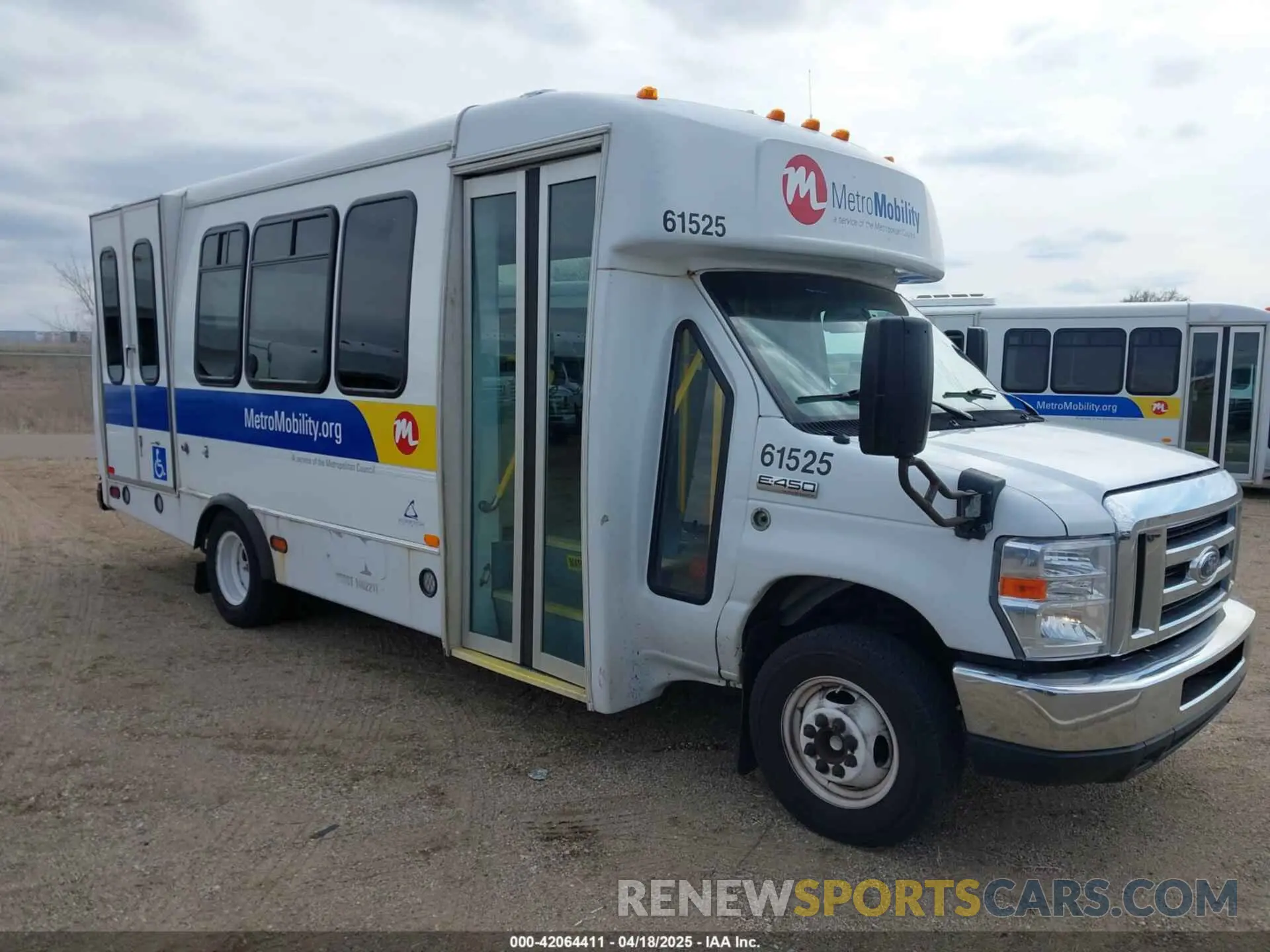 1 Photograph of a damaged car 1FDFE4FS4KDC60615 FORD E-450 CUTAWAY 2019