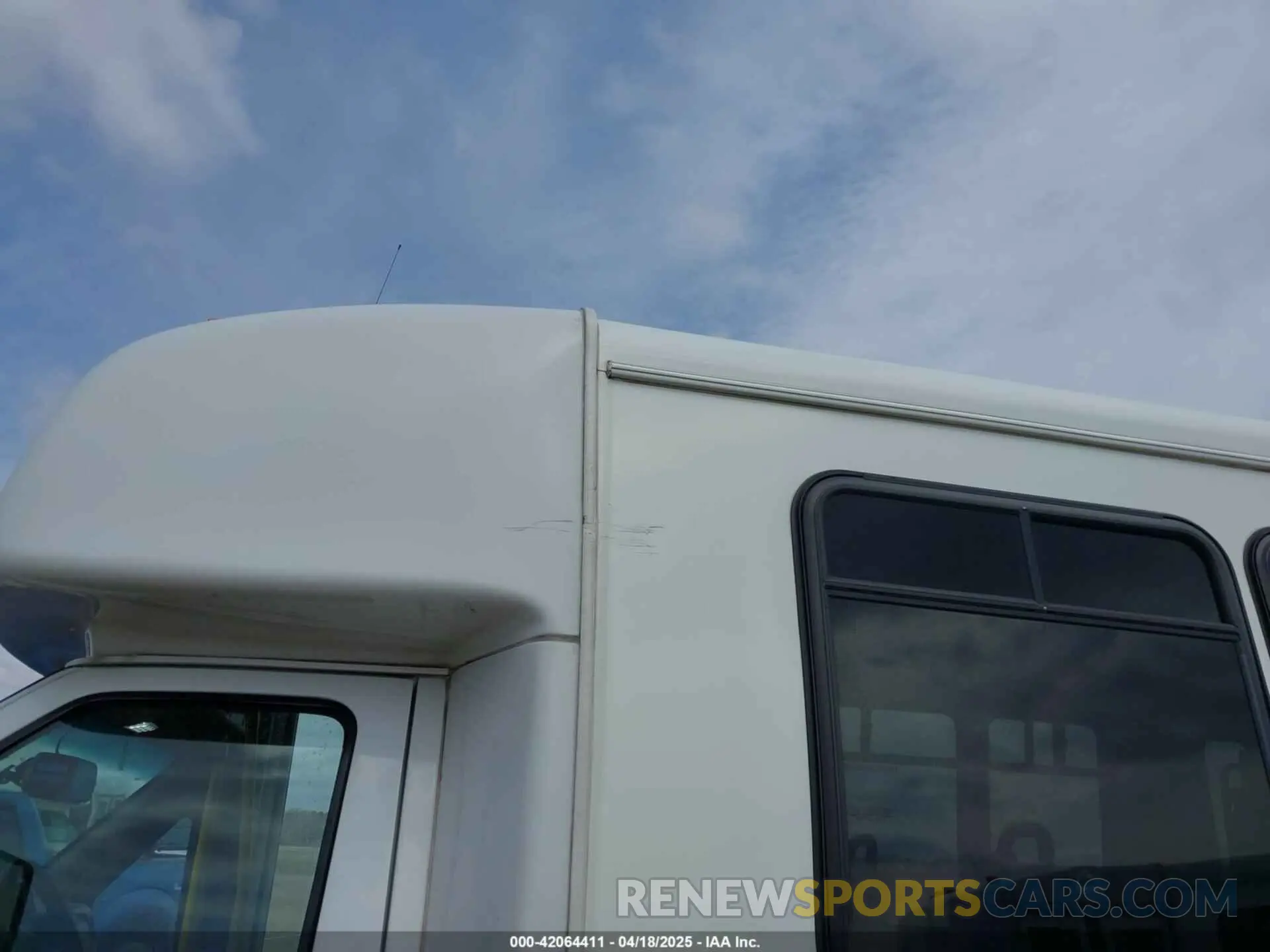 11 Photograph of a damaged car 1FDFE4FS4KDC60615 FORD E-450 CUTAWAY 2019