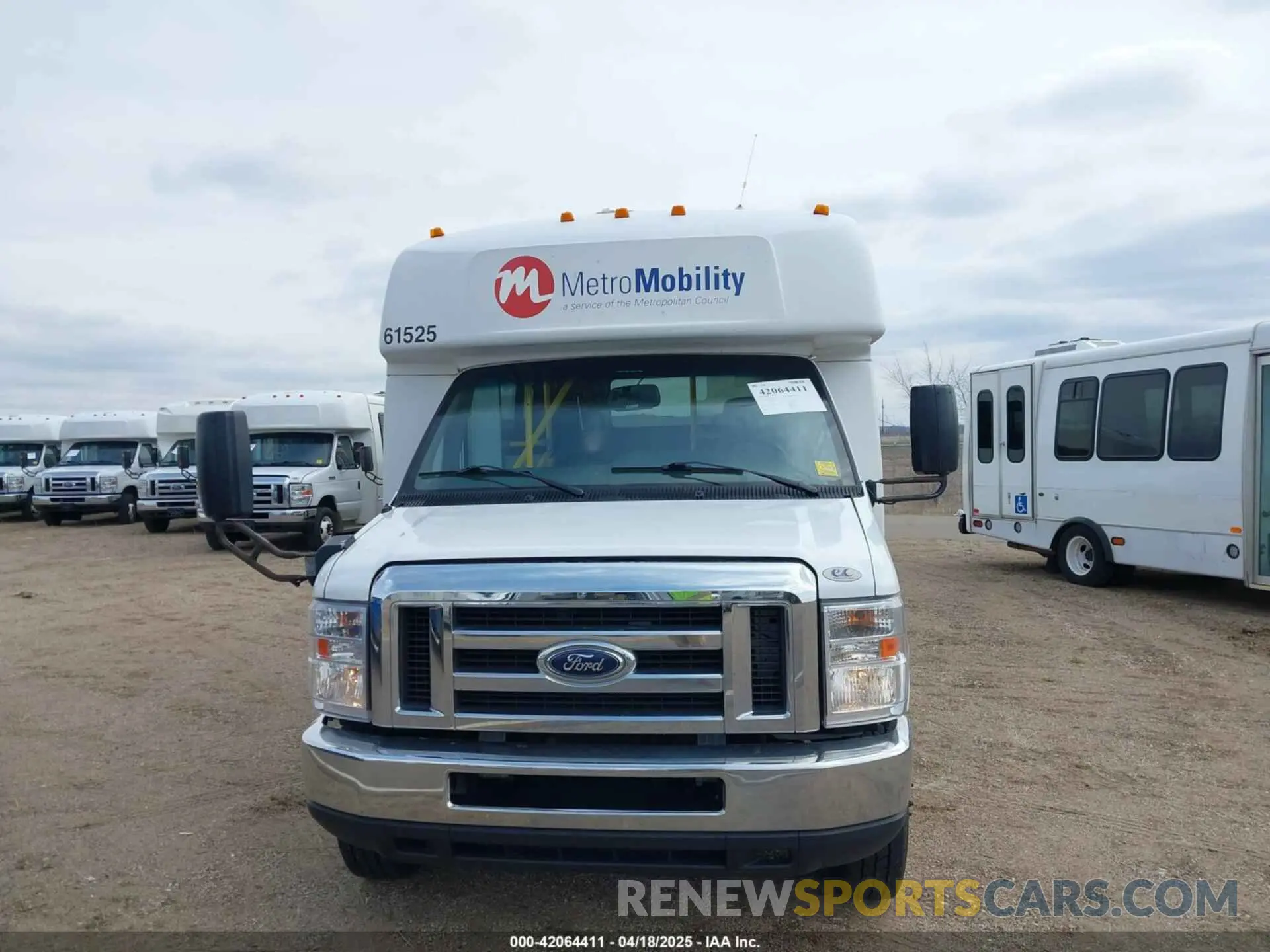 12 Photograph of a damaged car 1FDFE4FS4KDC60615 FORD E-450 CUTAWAY 2019