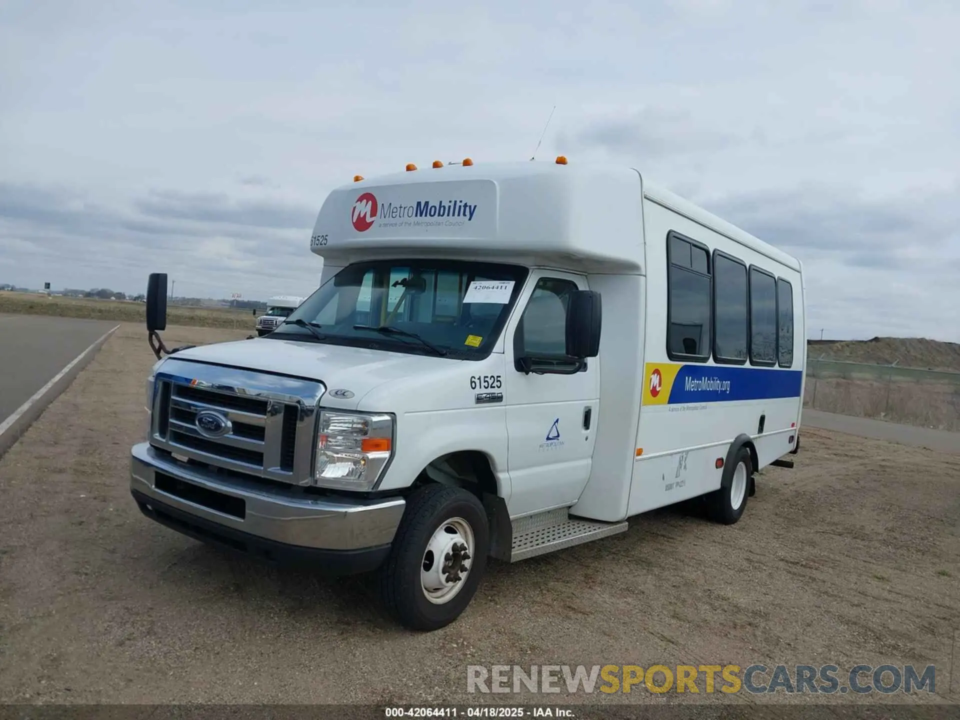 2 Photograph of a damaged car 1FDFE4FS4KDC60615 FORD E-450 CUTAWAY 2019