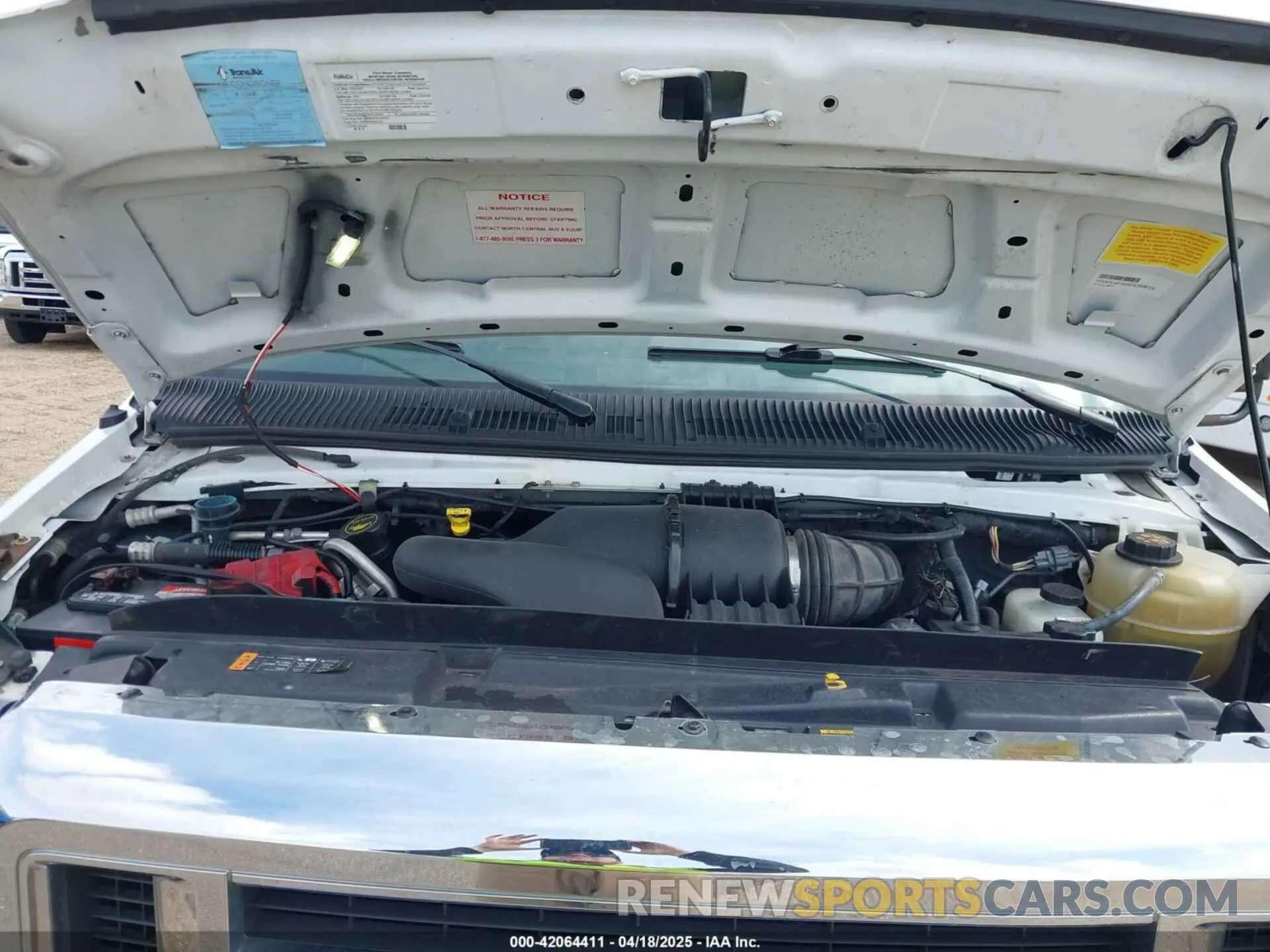 9 Photograph of a damaged car 1FDFE4FS4KDC60615 FORD E-450 CUTAWAY 2019